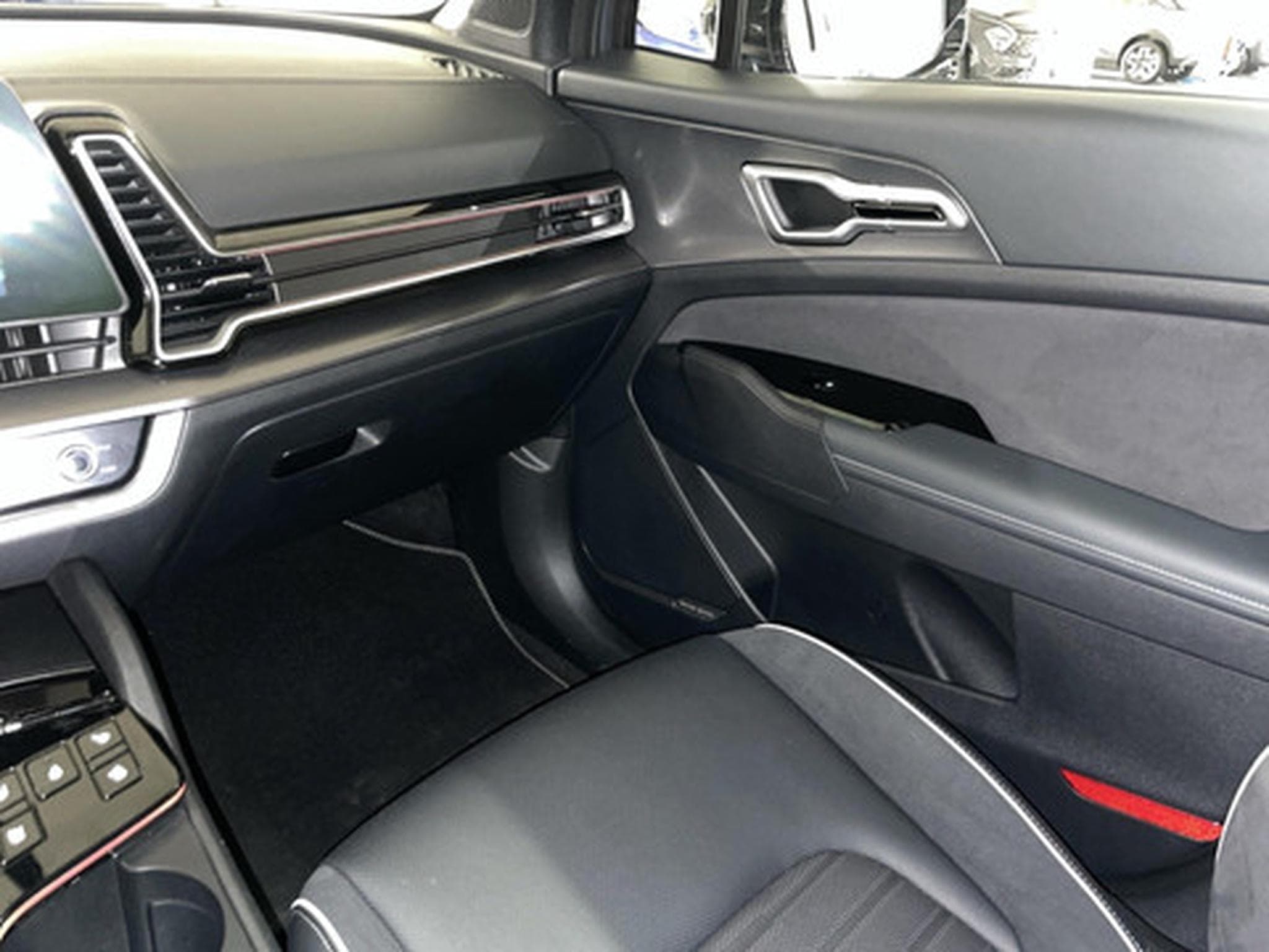 Kia Sportage 1.6 T-GDi GT Line HYBRID (2024) - Photo 9