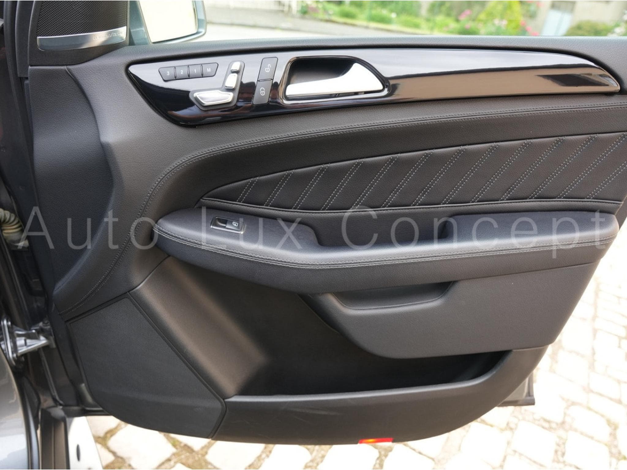 Mercedes GLS 350 d 4MATIC AMG Line (2018) - Photo 29