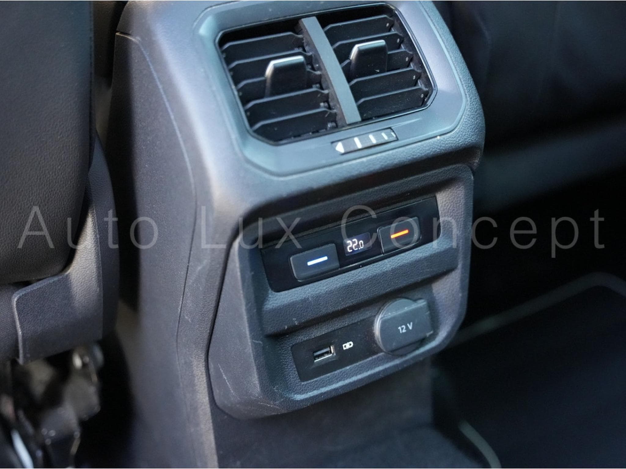 VW Tiguan 2.0 TSI 180 Carat Exclusive 4Motion DSG7 (2018) - Photo 22