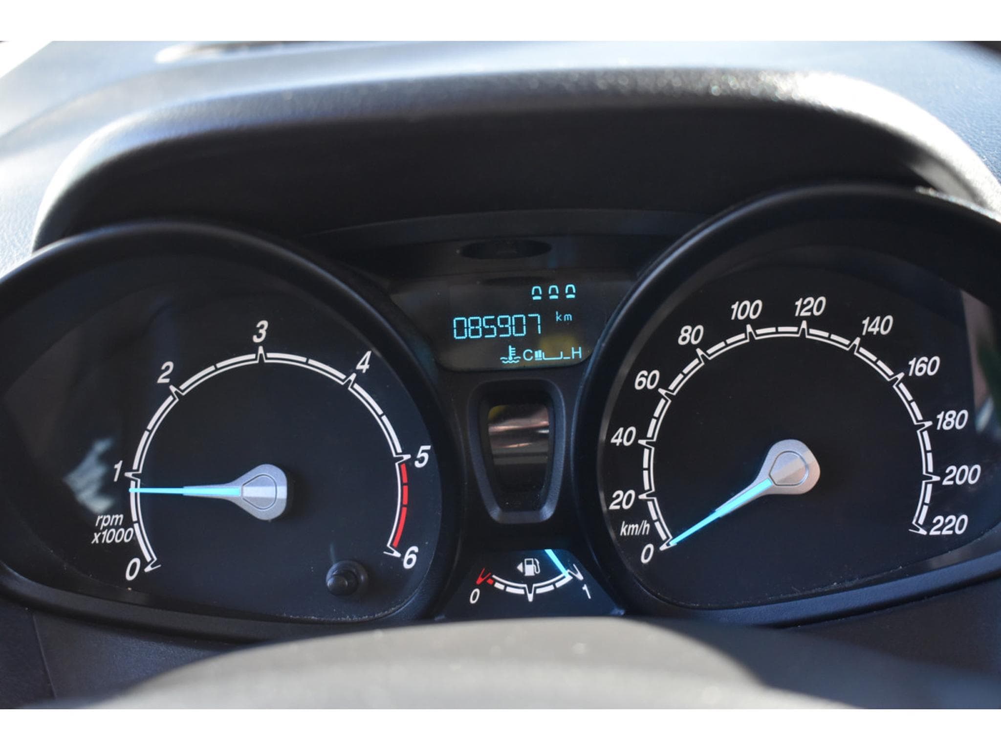 Ford Tourneo Trend 1,5 Duratorq TDCi 5 places Airco (2021) - Photo 13