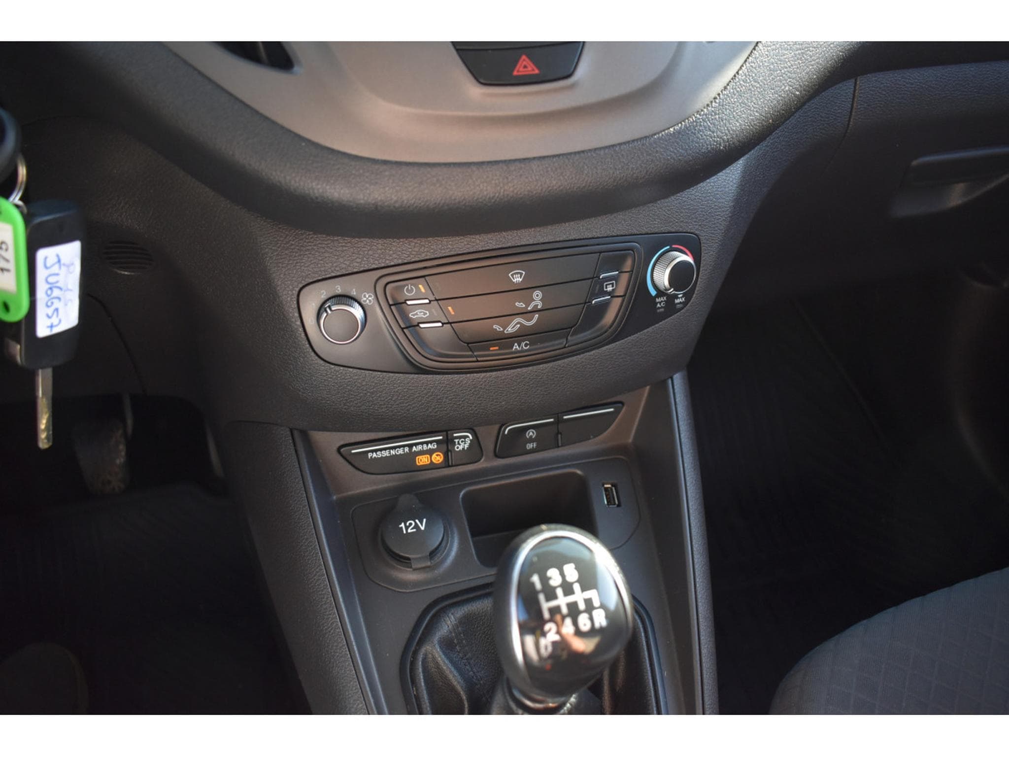 Ford Tourneo Trend 1,5 Duratorq TDCi 5 places Airco (2021) - Photo 14