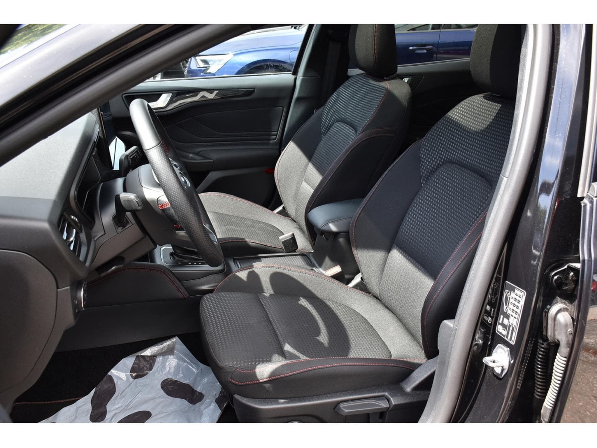 Ford Focus 1.0 EcoBoost ST-Line X MHEV Auto. PANO ACC BLIS CAM 1° MAIN (2024) - Foto 6