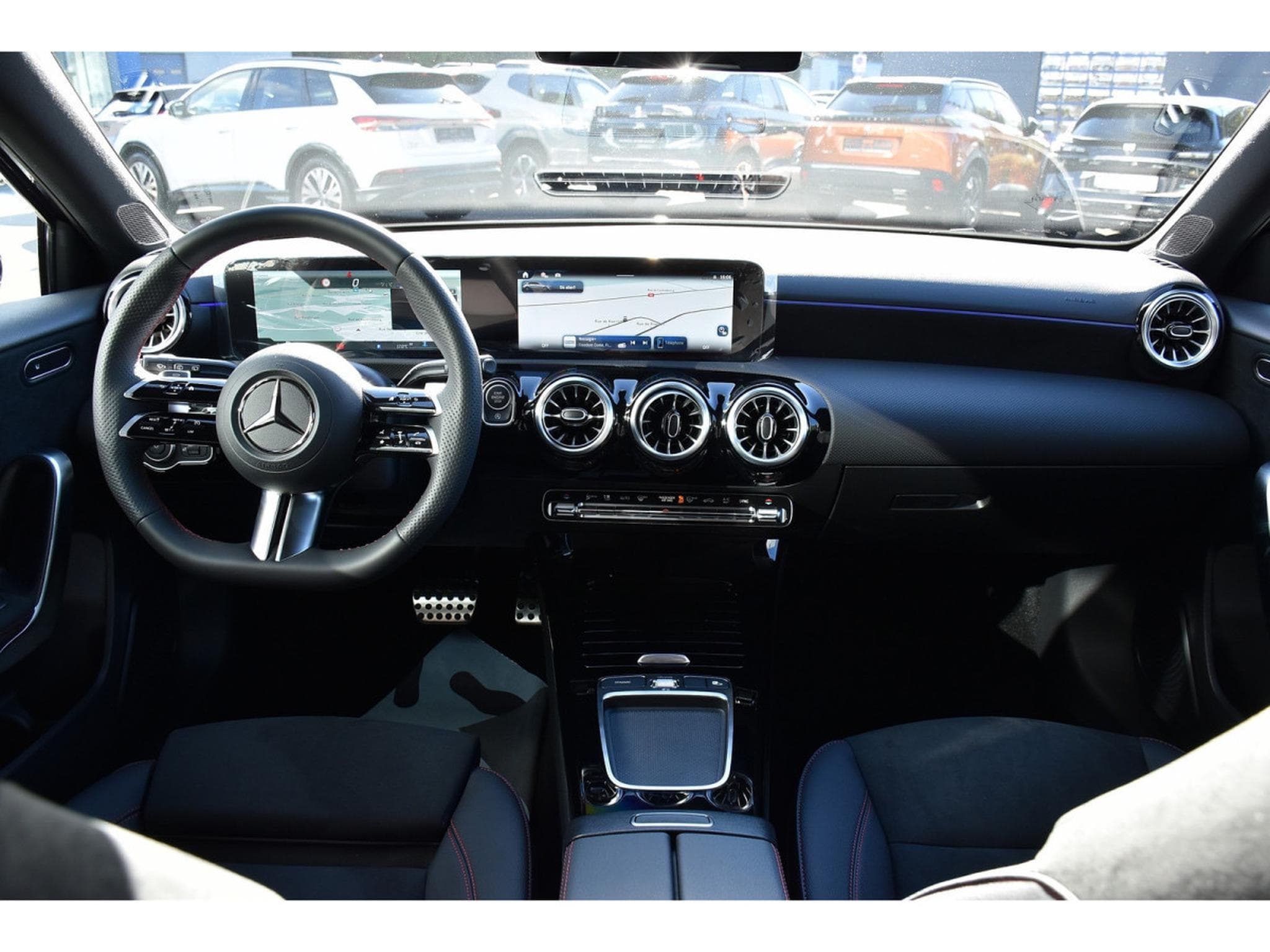 Mercedes A 200 d AMG Line 8G-DCT REGUL GPS CAM PARK APPLE CARPLAY NEUVE (2025) - Foto 9