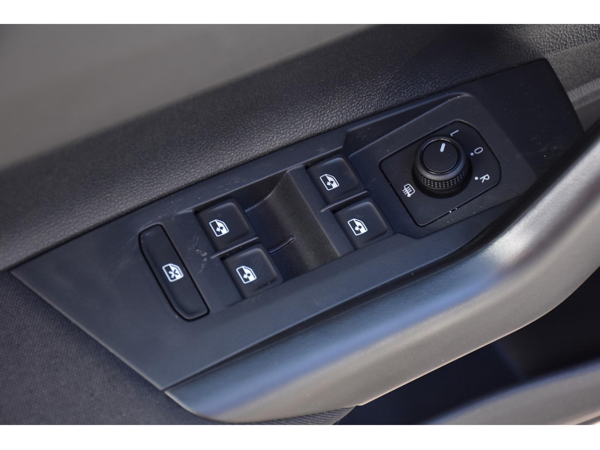 VW Polo 1.0 MPI SG CHFF APP-CONNECT PDC LED NEUVE (2026) - Foto 17