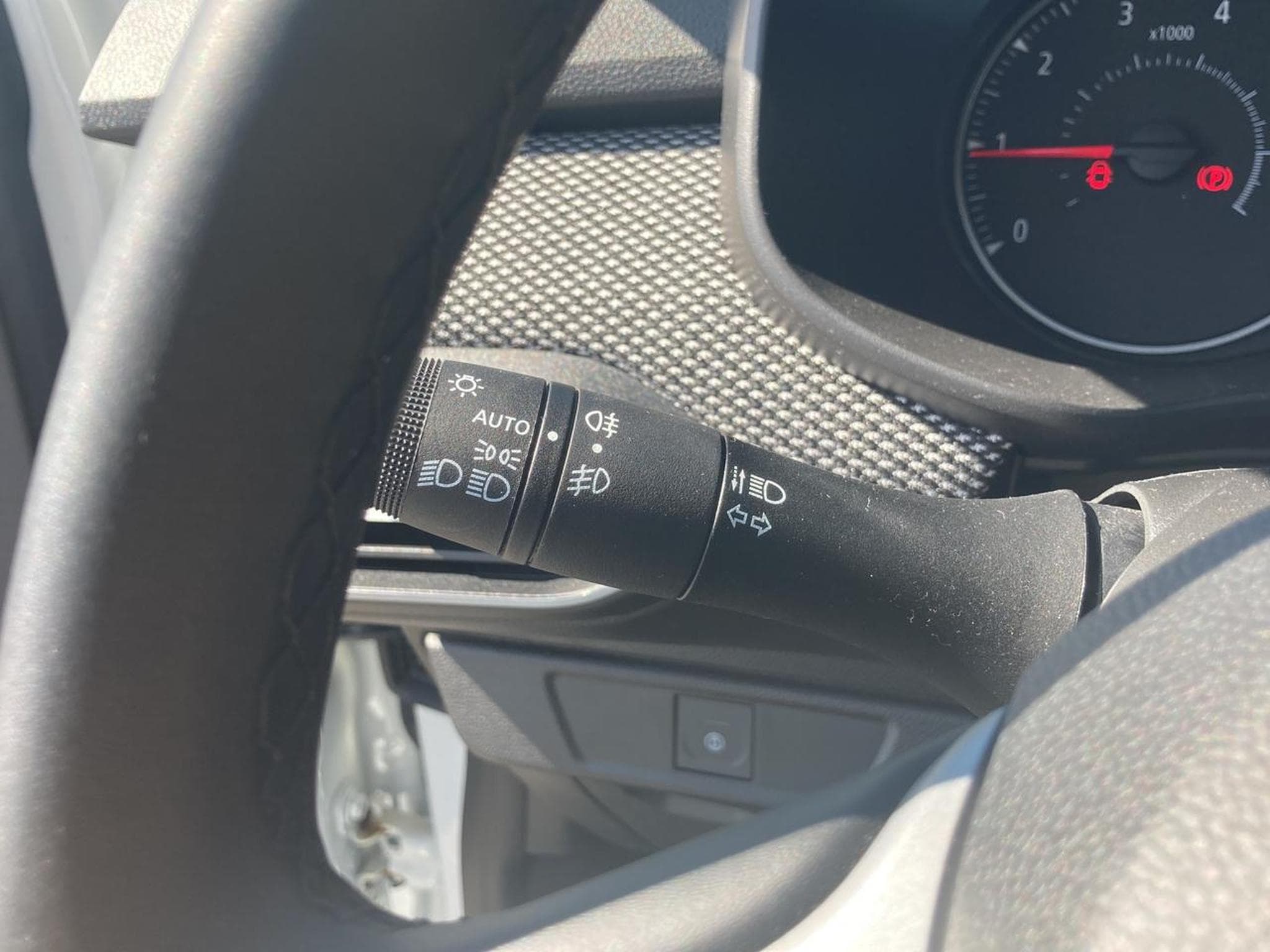 Dacia SANDERO 1.0 TCE 90 JOURNEY (2025) - Photo 15