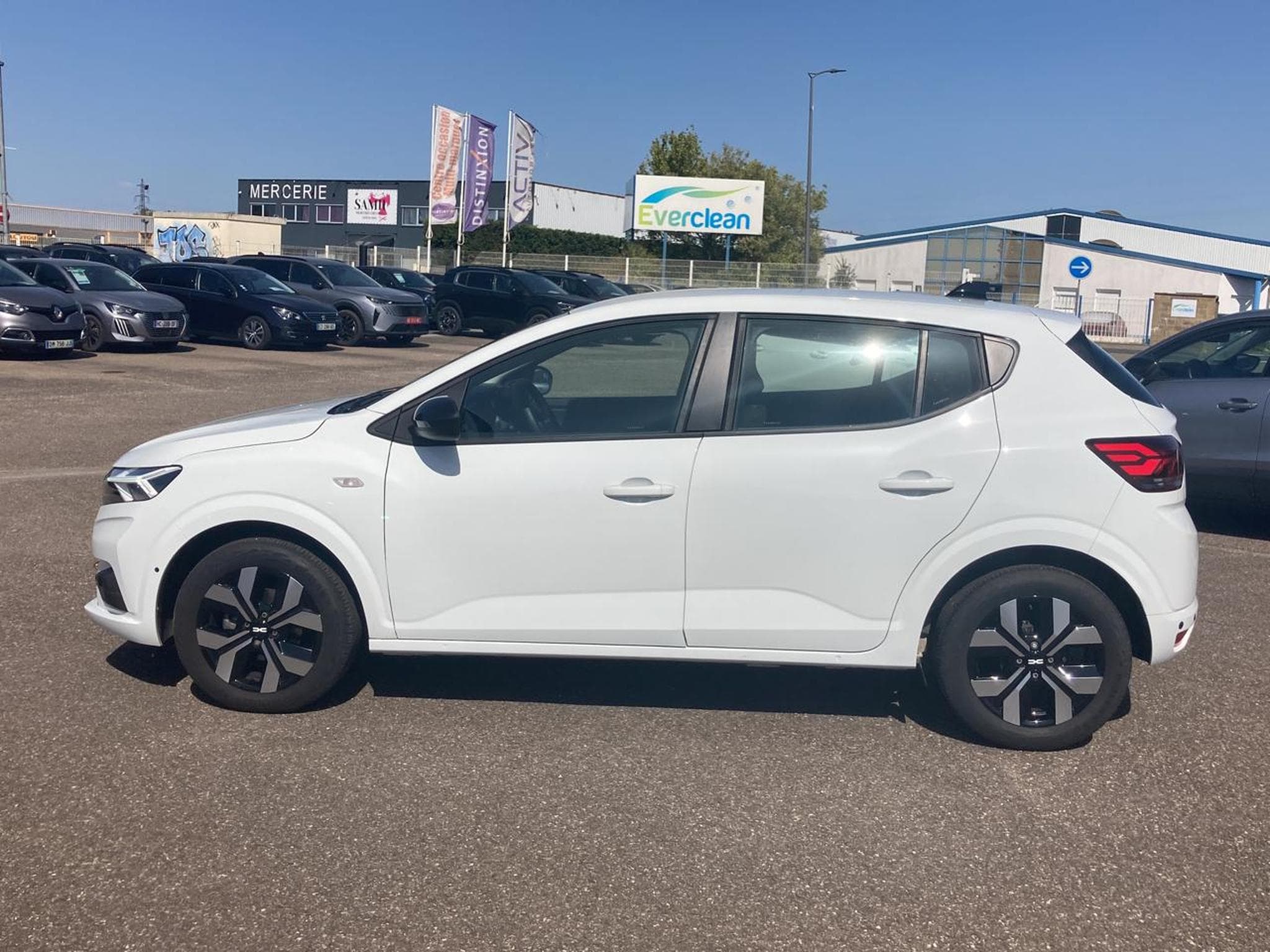 Dacia SANDERO 1.0 TCE 90 JOURNEY (2025) - Photo 8