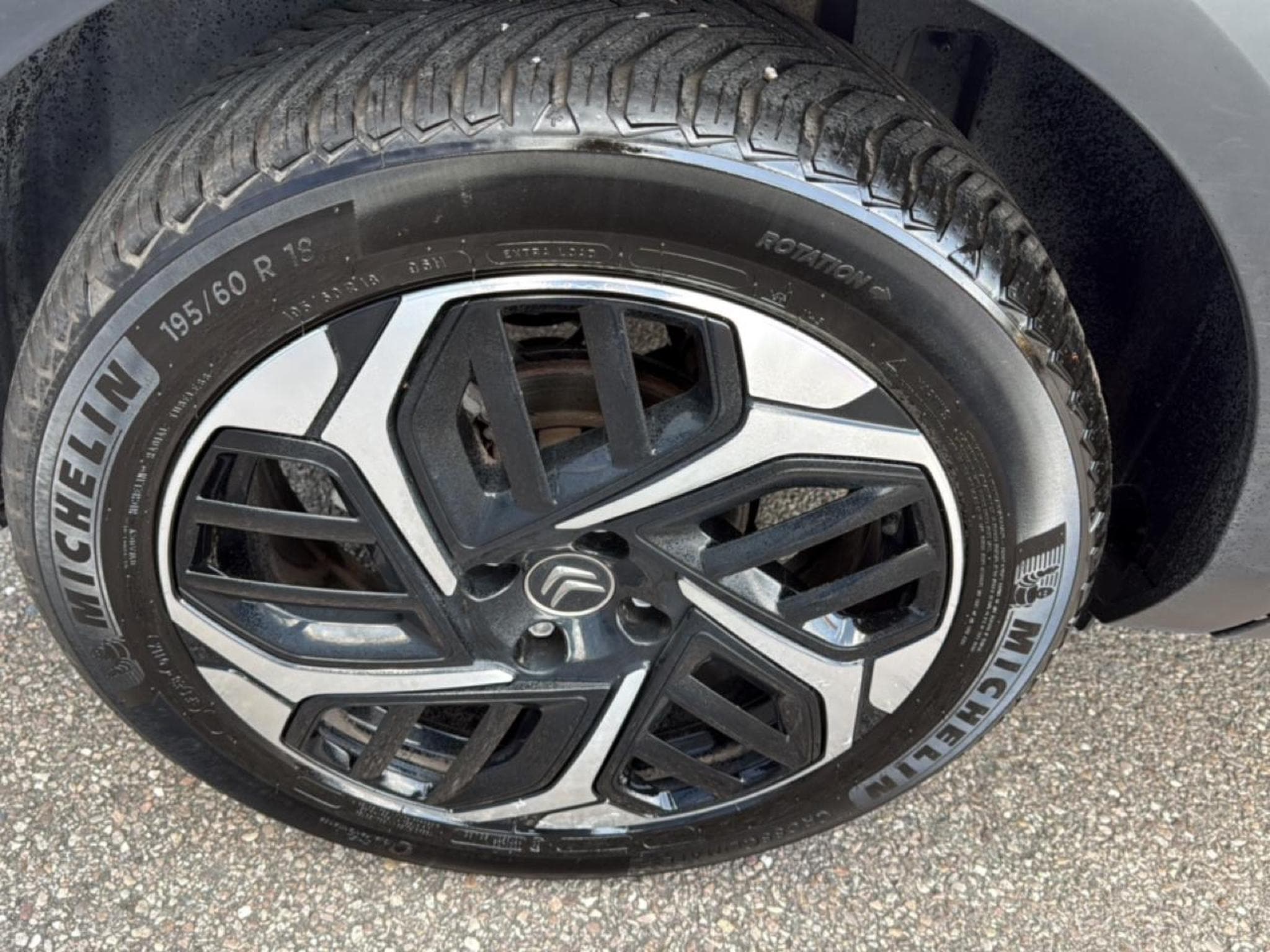 Citroen C4 BLUEHDI 130 SHINE EAT8 (2022) - Photo 11