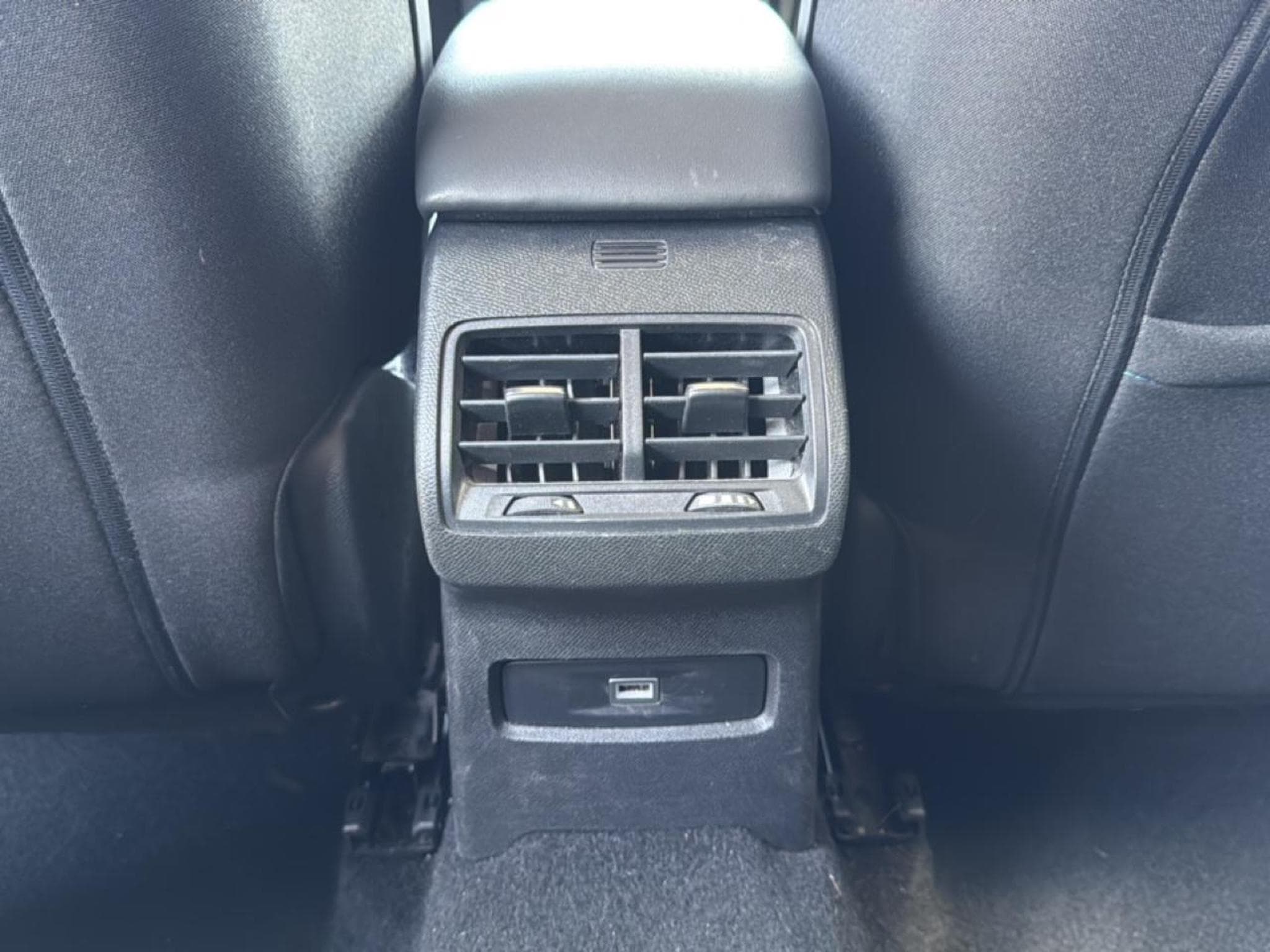 Citroen C4 BLUEHDI 130 SHINE EAT8 (2022) - Photo 16