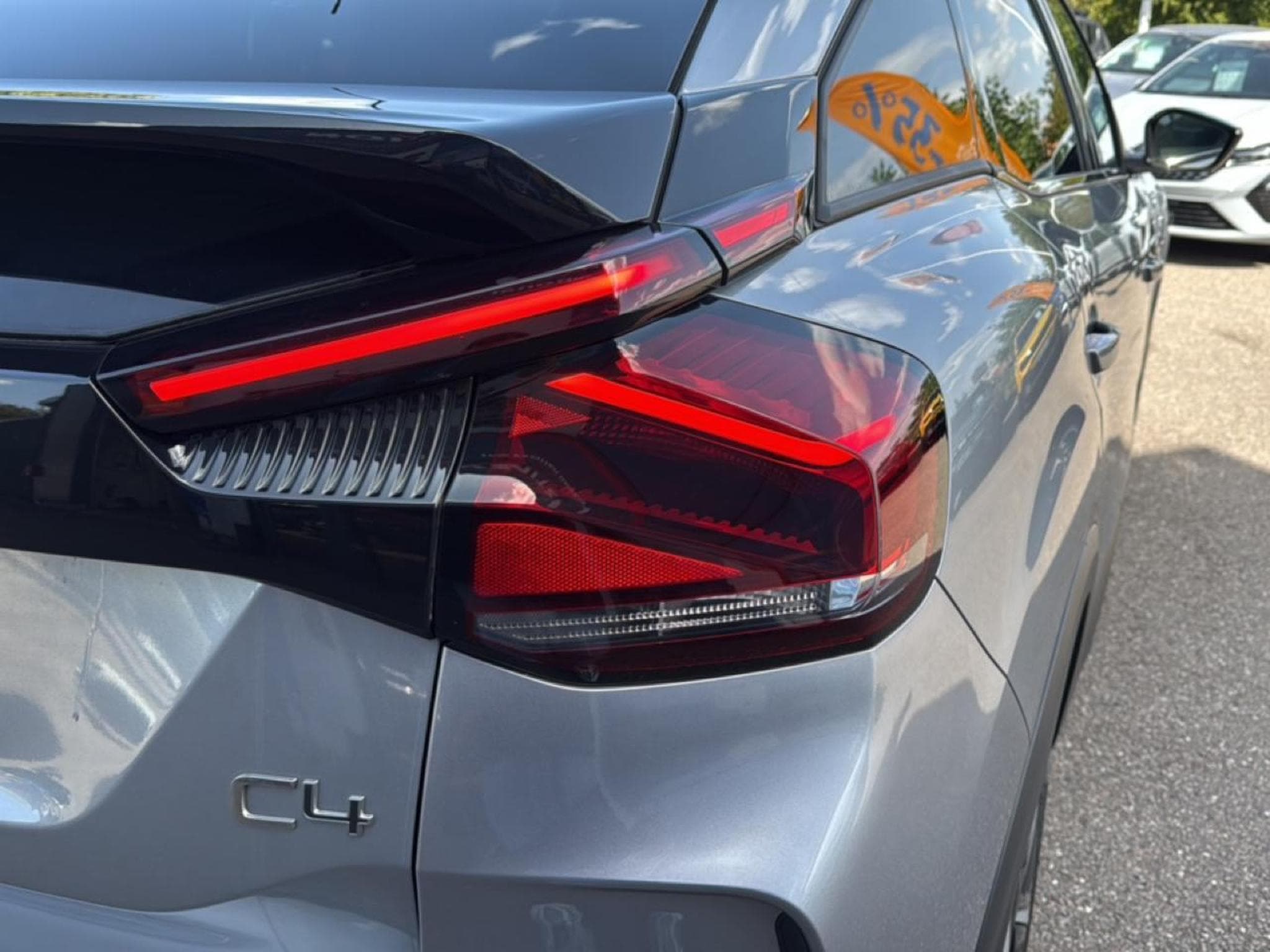 Citroen C4 BLUEHDI 130 SHINE EAT8 (2022) - Photo 18