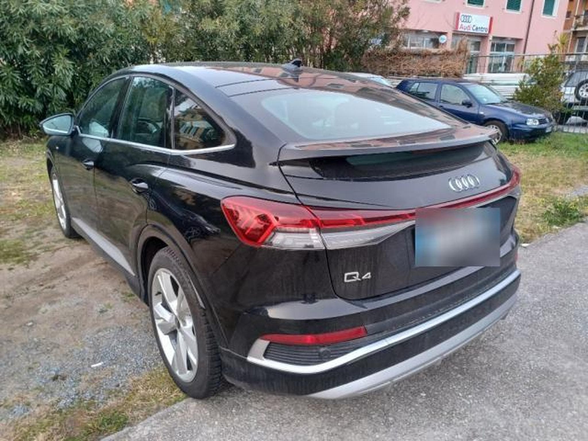 Audi Q4 e-tron S line Sportback (2023) - Photo 3