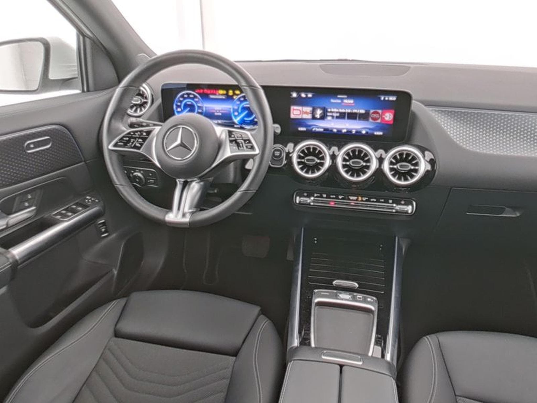 Mercedes EQA Progressive Advanced (2025) - Photo 6