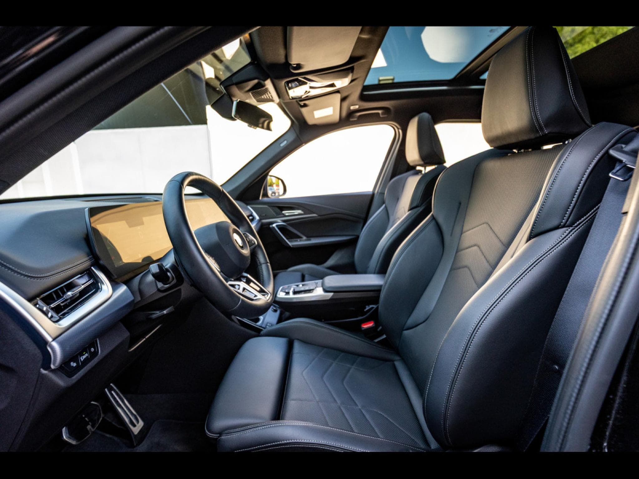BMW X1 XDRIVE23D M SPORT - BLACK SAPPHIRE METALLIC (2025) - Photo 10