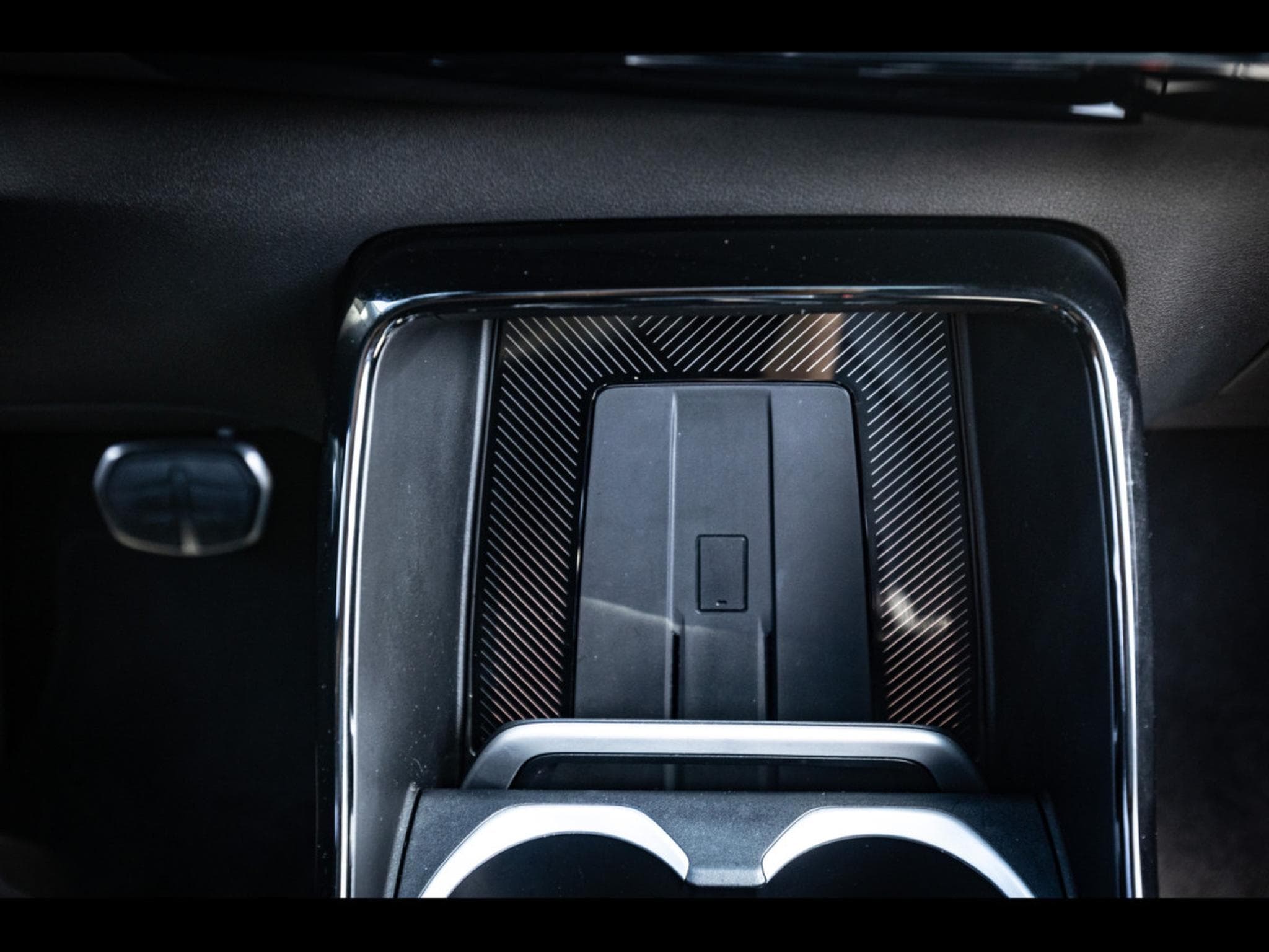 BMW X1 XDRIVE23D M SPORT - BLACK SAPPHIRE METALLIC (2025) - Photo 23