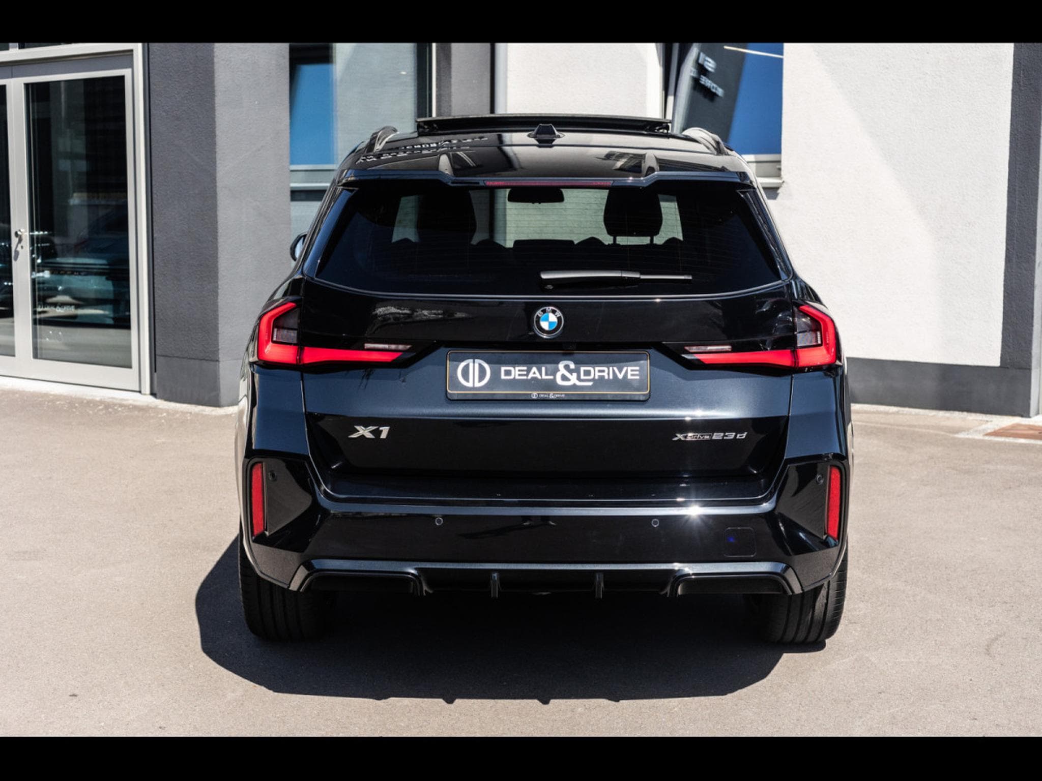 BMW X1 XDRIVE23D M SPORT - BLACK SAPPHIRE METALLIC (2025) - Photo 4
