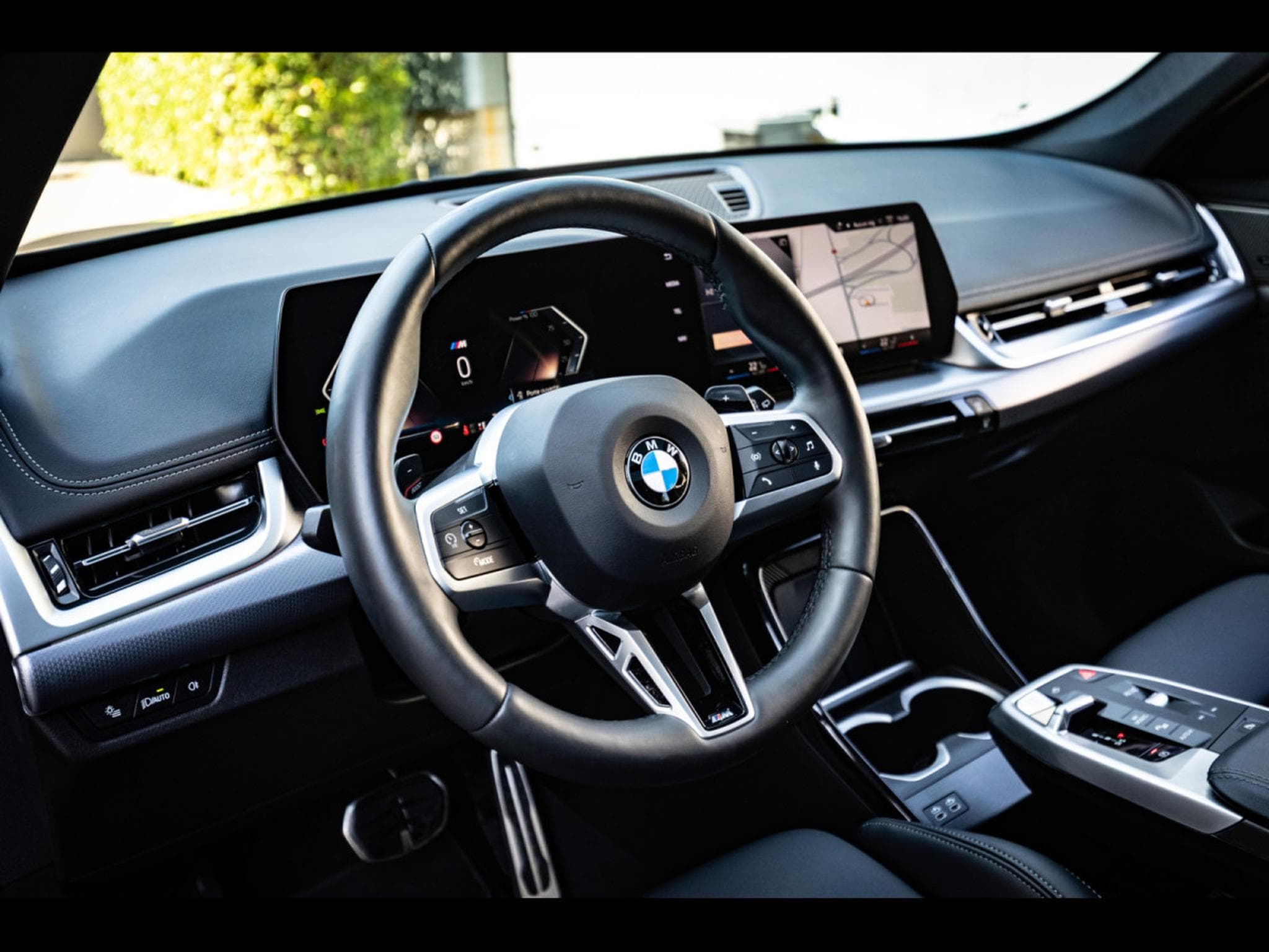 BMW X1 XDRIVE23D M SPORT - BLACK SAPPHIRE METALLIC (2025) - Photo 9