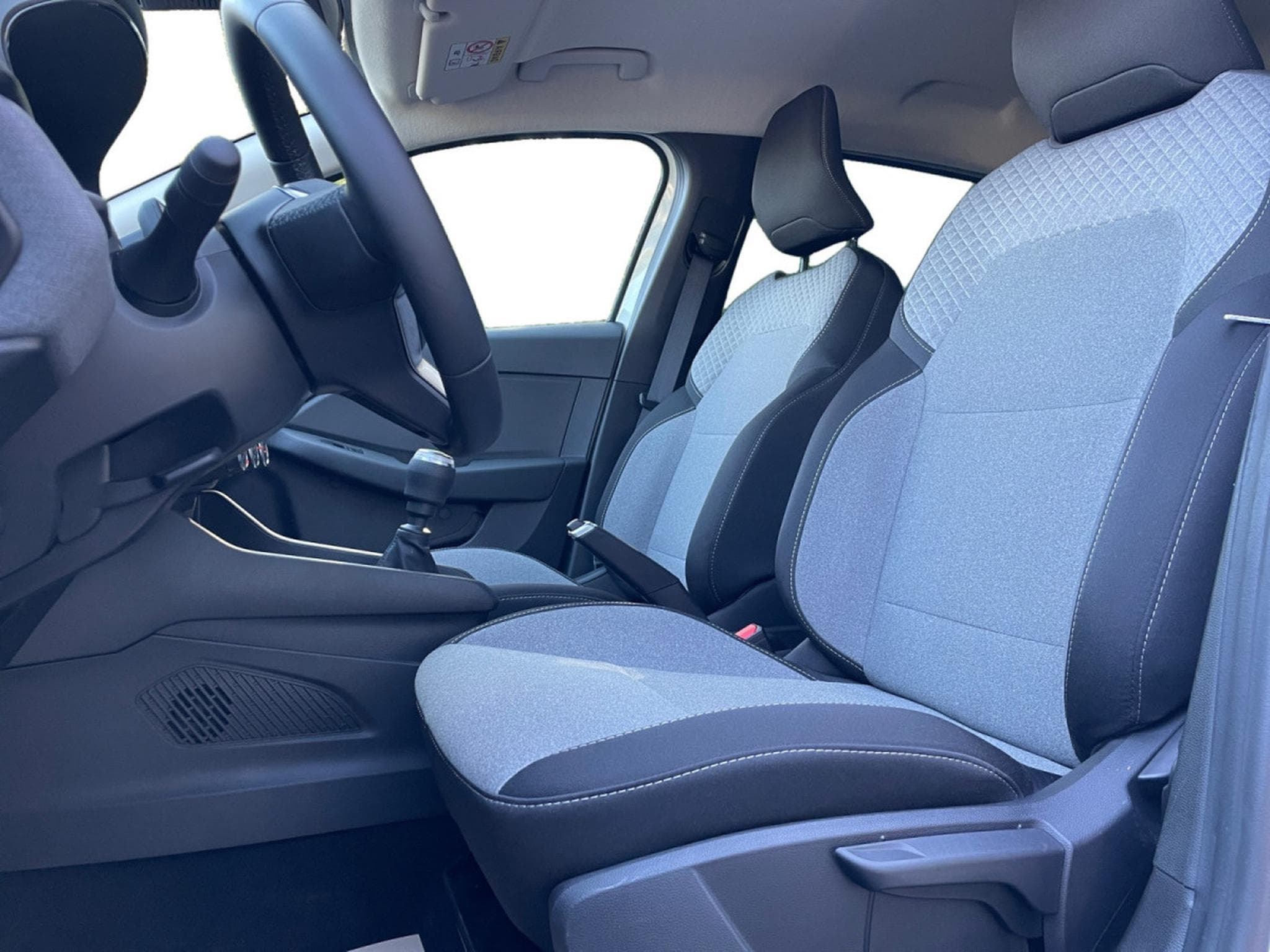 Renault Clio 1.0 TCe Evolution (2025) - Photo 8