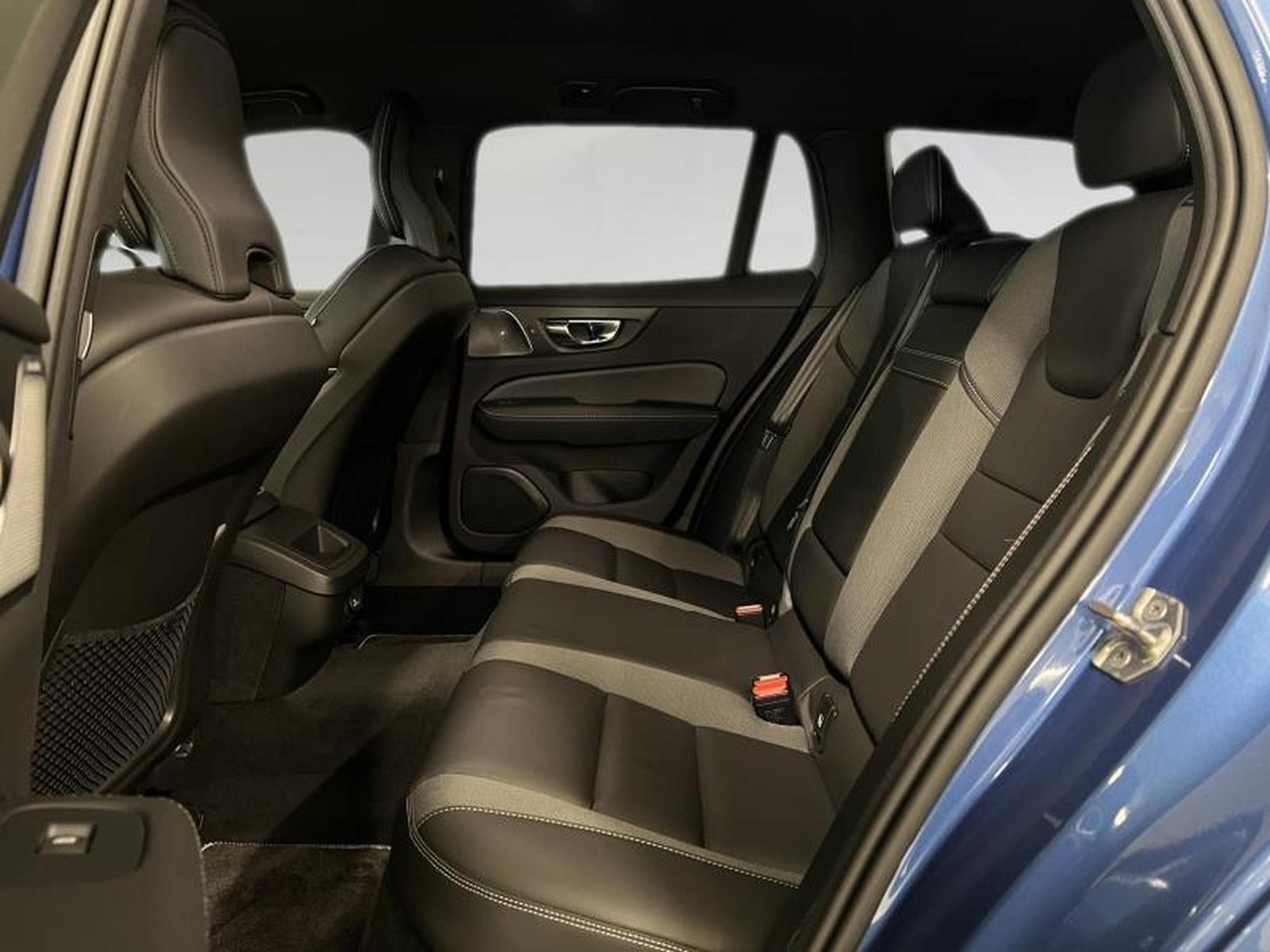 Volvo V60 R-Design (2019) - Foto 17
