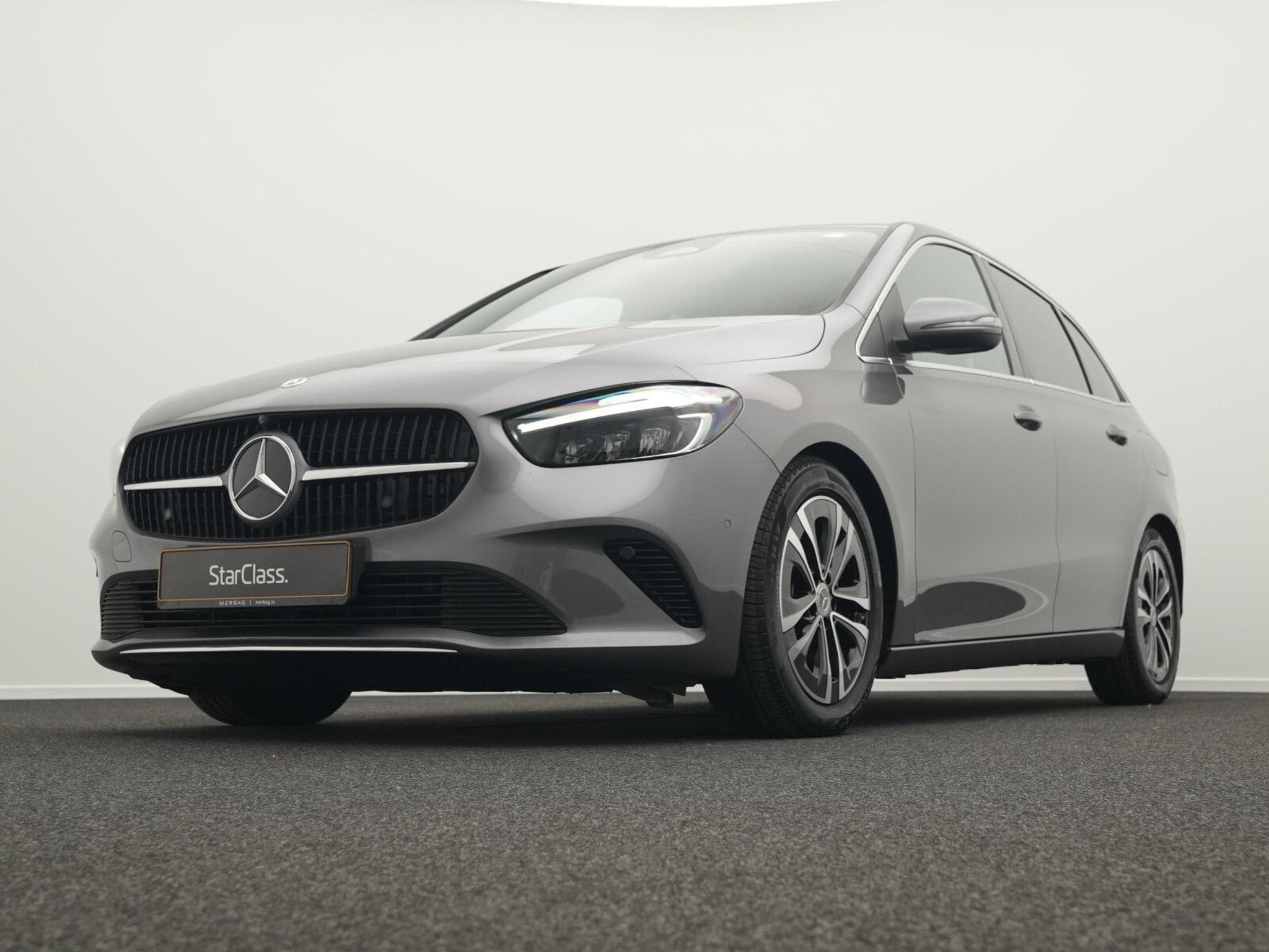 Mercedes B 180 LED+Kamera+AHK+Totw+Apple (2024) - Foto 10