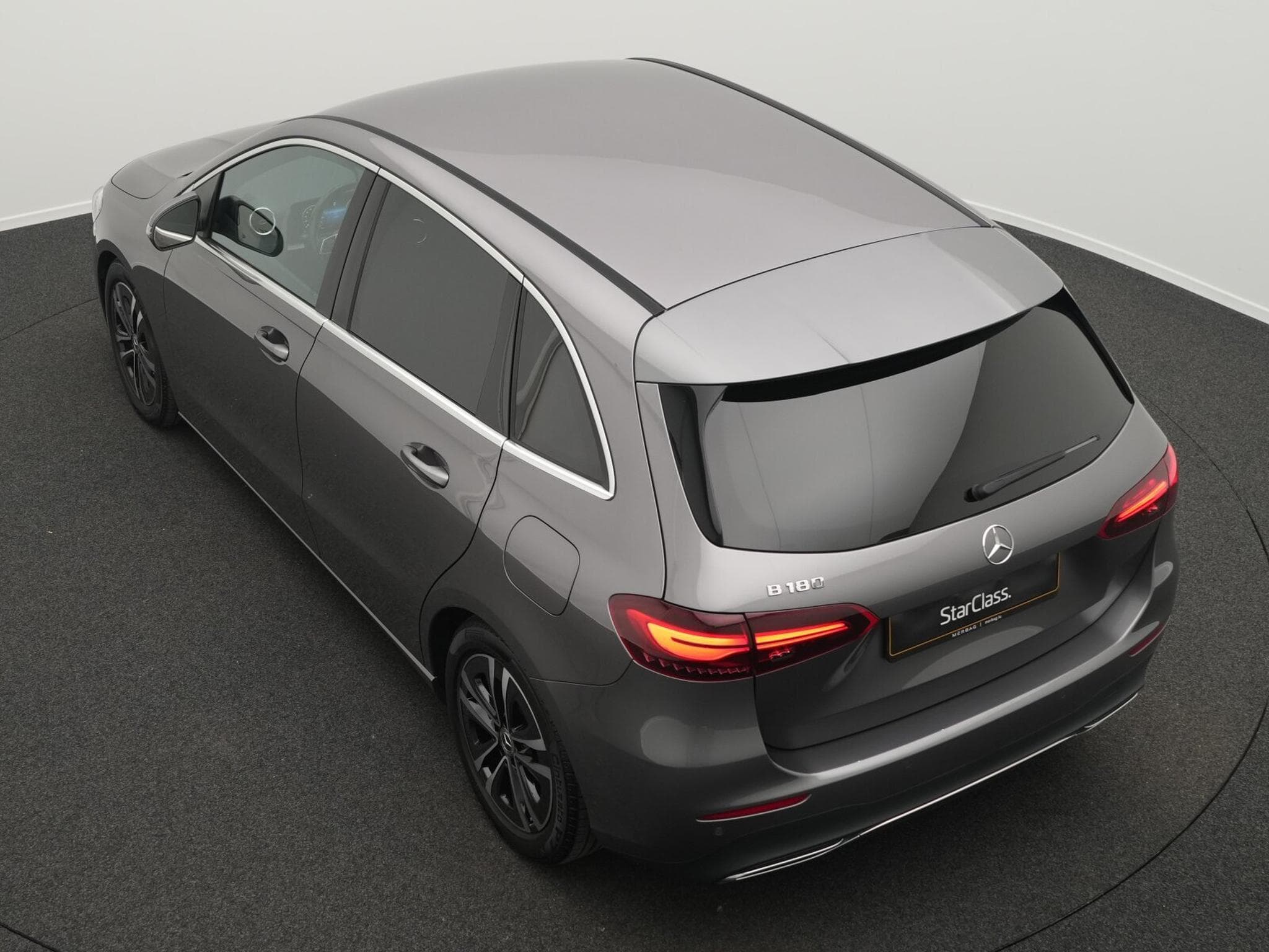 Mercedes B 180 LED+Kamera+AHK+Totw+Apple (2024) - Foto 13