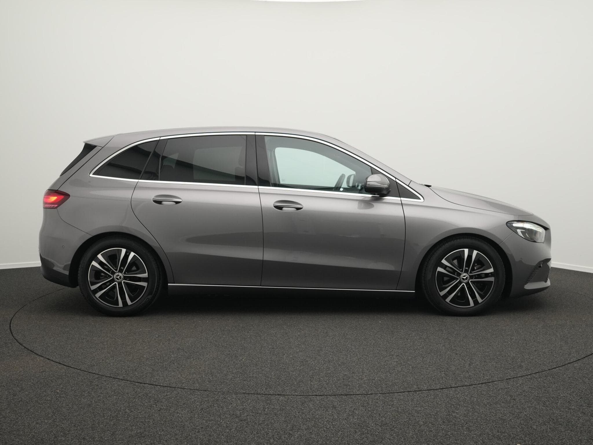 Mercedes B 180 LED+Kamera+AHK+Totw+Apple (2024) - Foto 5