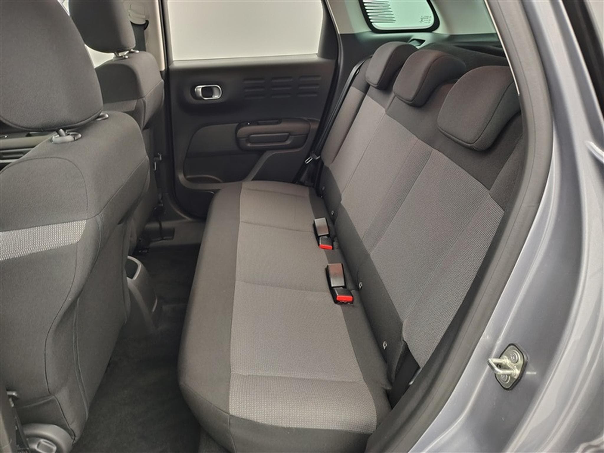 Citroen C3 Aircross 1.2 PureTech Feel NAVI / CARPLAY / CLIM (2023) - Photo 12