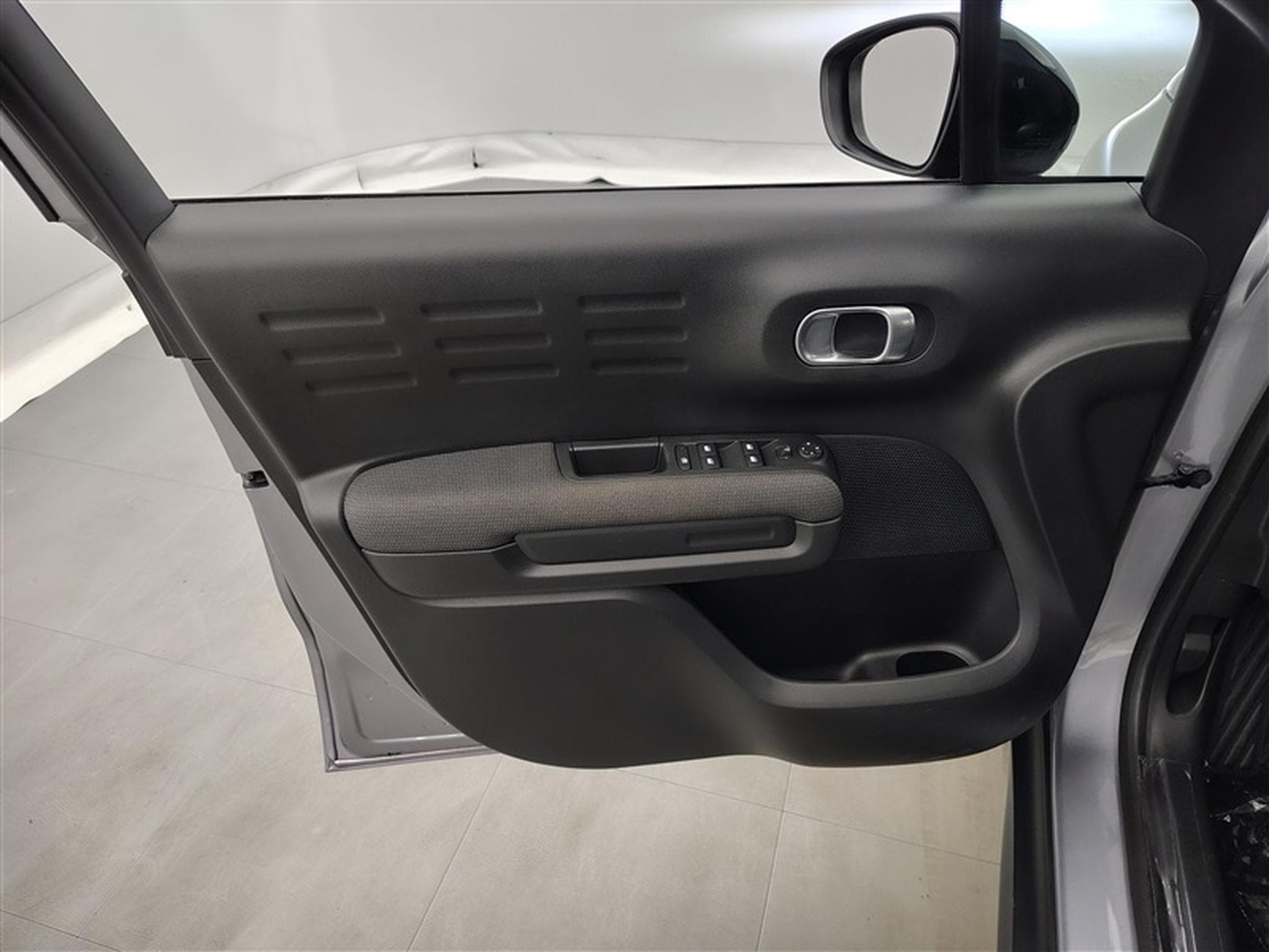 Citroen C3 Aircross 1.2 PureTech Feel NAVI / CARPLAY / CLIM (2023) - Photo 16