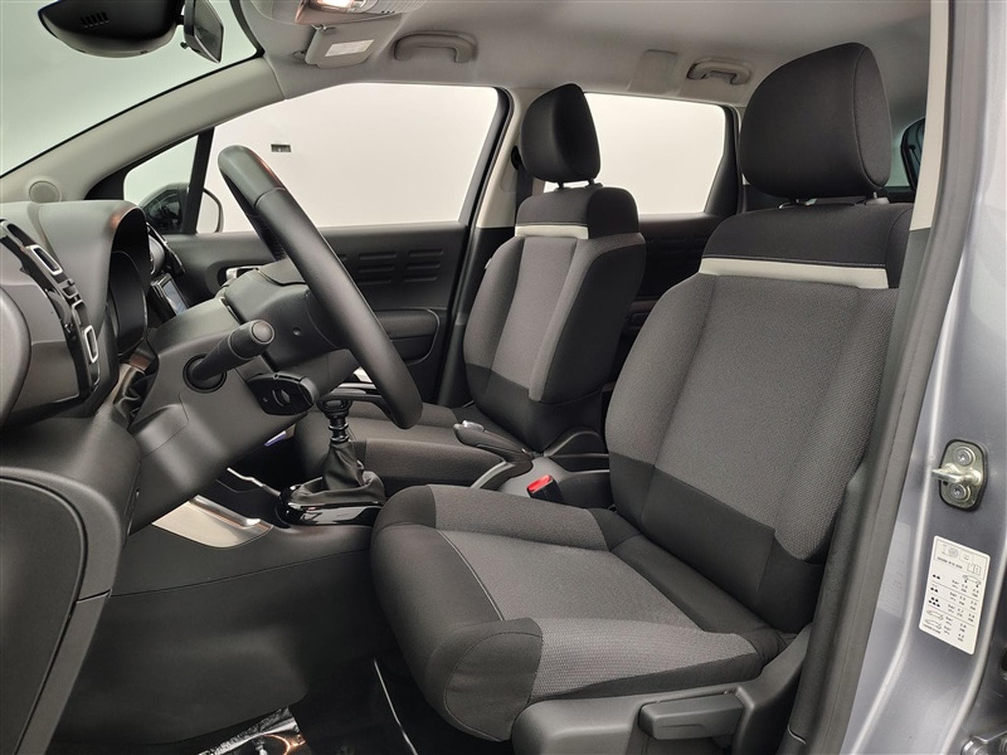 Citroen C3 Aircross 1.2 PureTech Feel NAVI / CARPLAY / CLIM (2023) - Photo 6