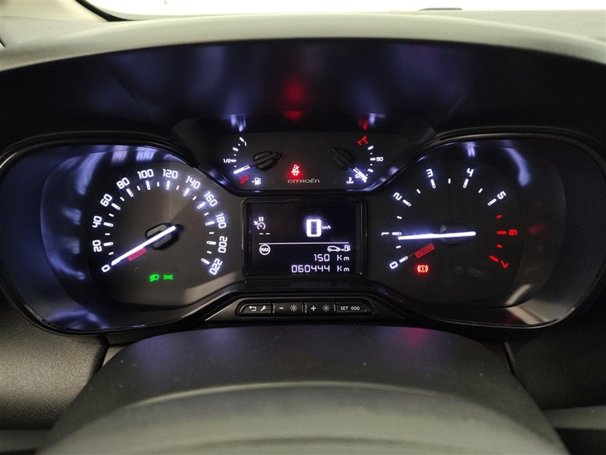 Citroen C3 Aircross 1.2 PureTech Feel NAVI / CARPLAY / CLIM (2023) - Photo 9