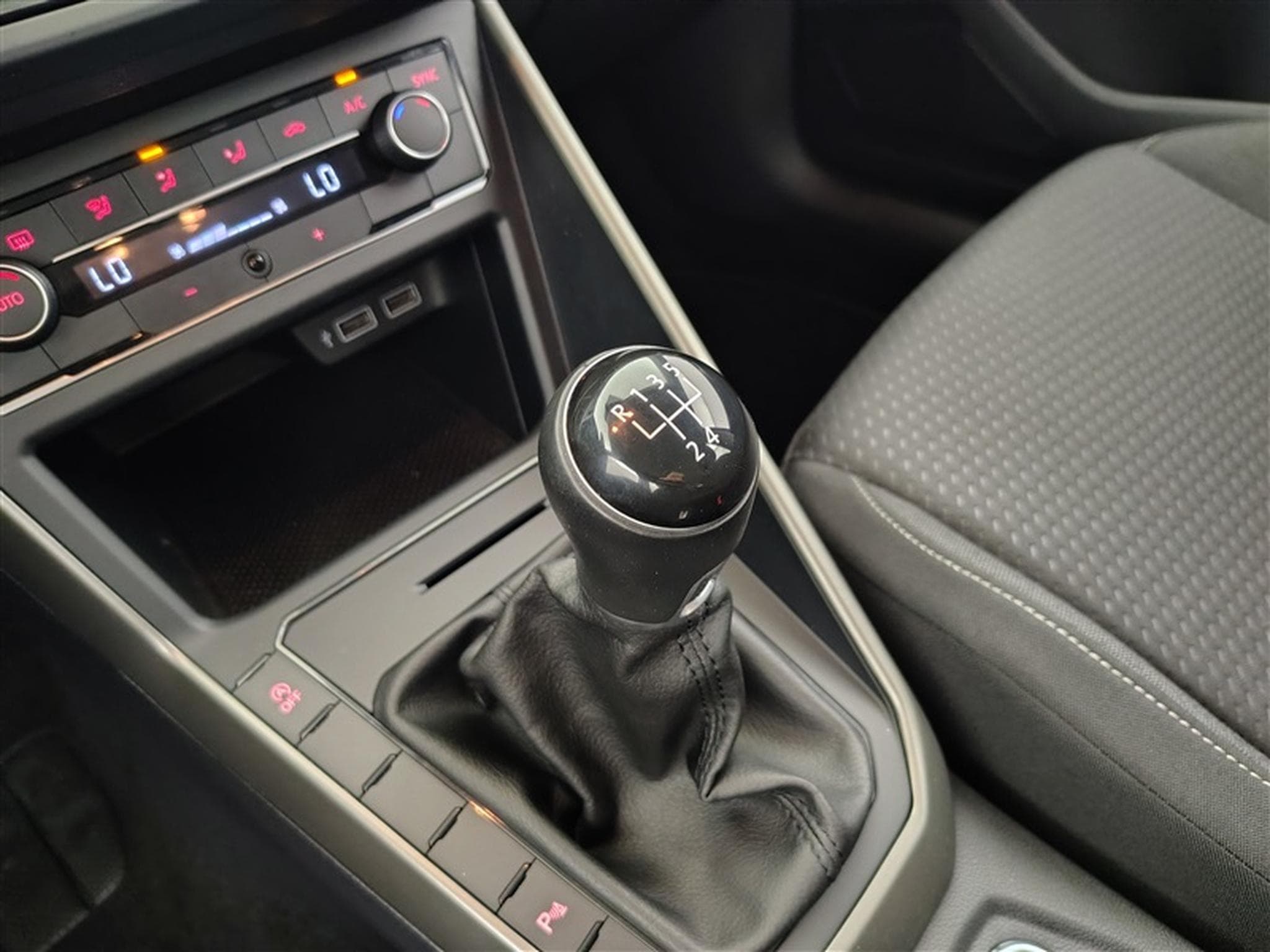 VW Polo 1.0 TSi Highline OPF (2020) - Photo 12