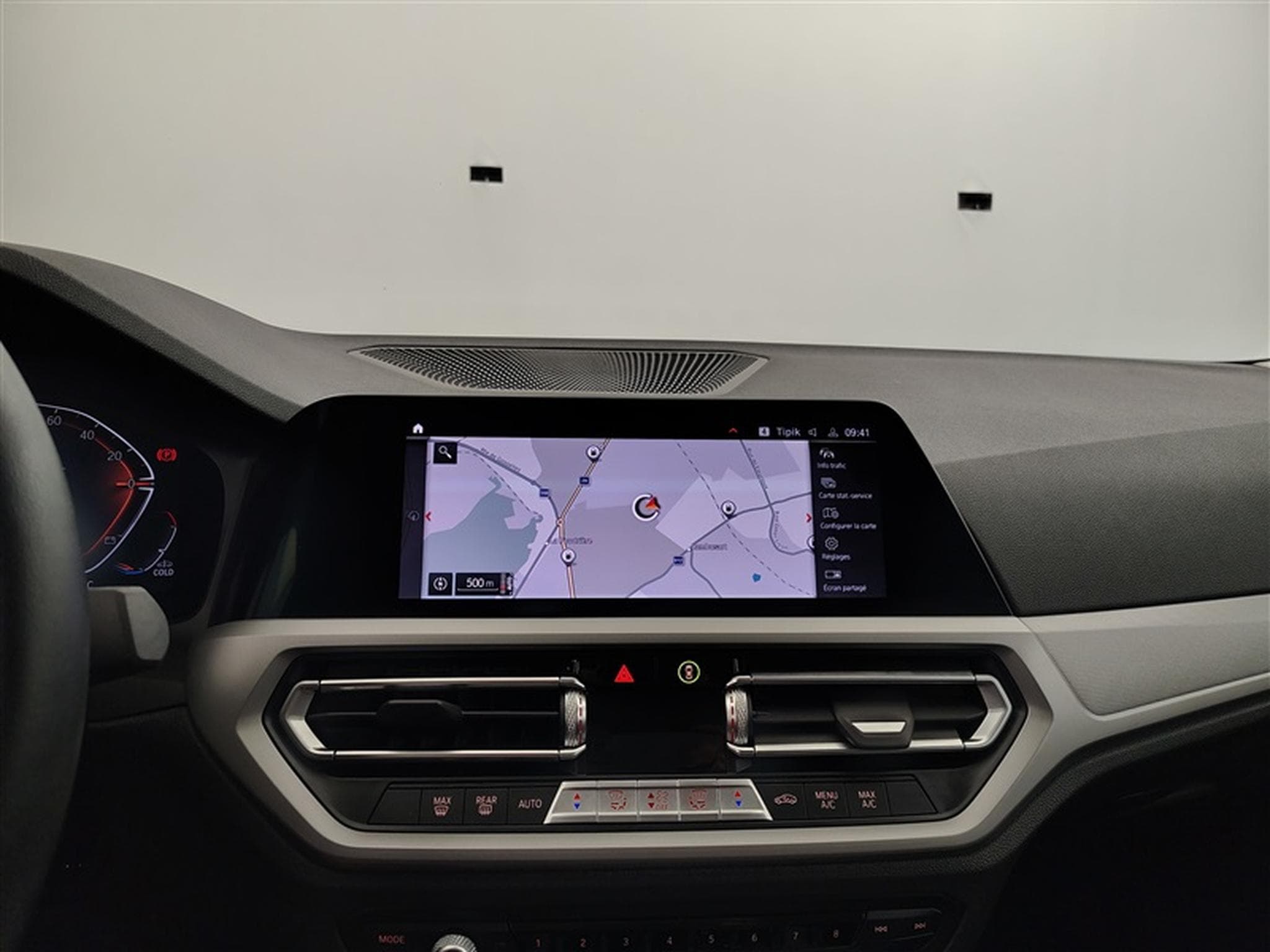 BMW 318 318iA Business Line NAVI/FULL LED/JA16/PDC (2021) - Photo 10