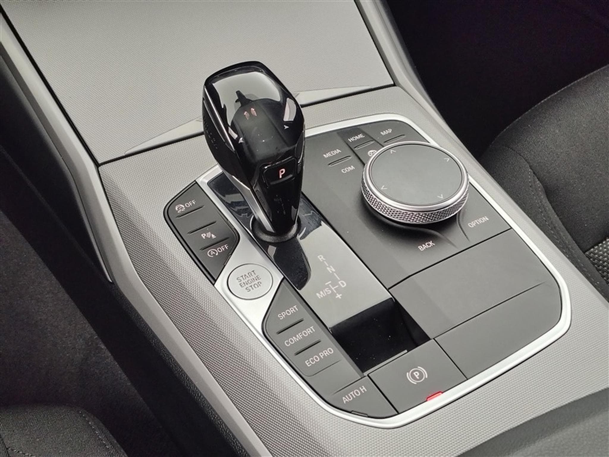 BMW 318 318iA Business Line NAVI/FULL LED/JA16/PDC (2021) - Photo 11