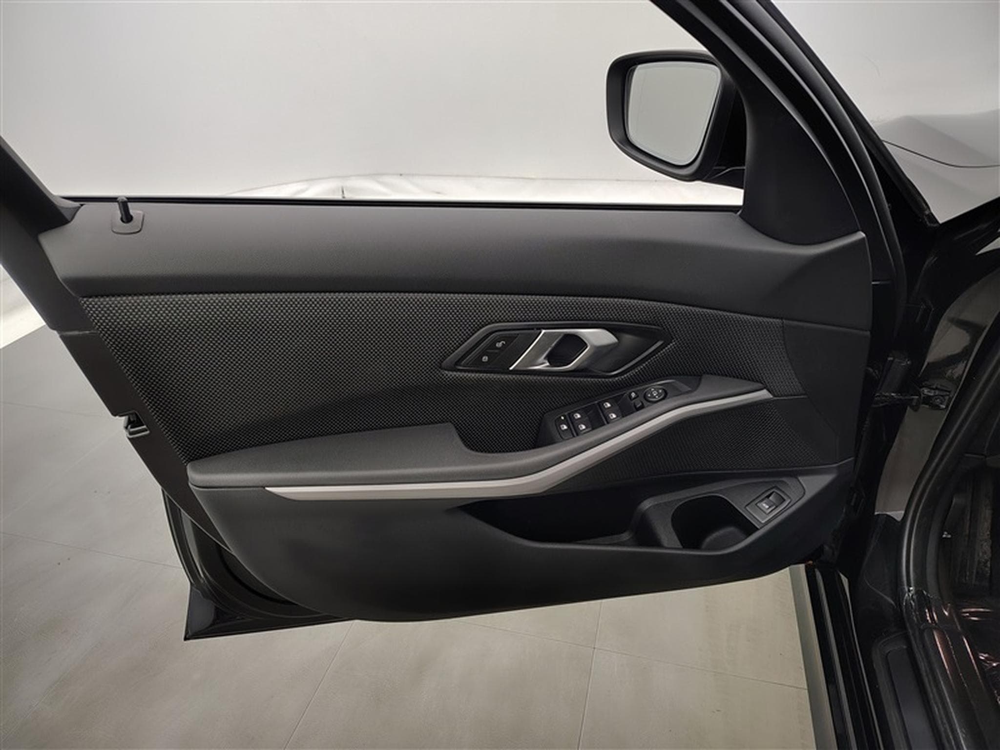 BMW 318 318iA Business Line NAVI/FULL LED/JA16/PDC (2021) - Photo 16