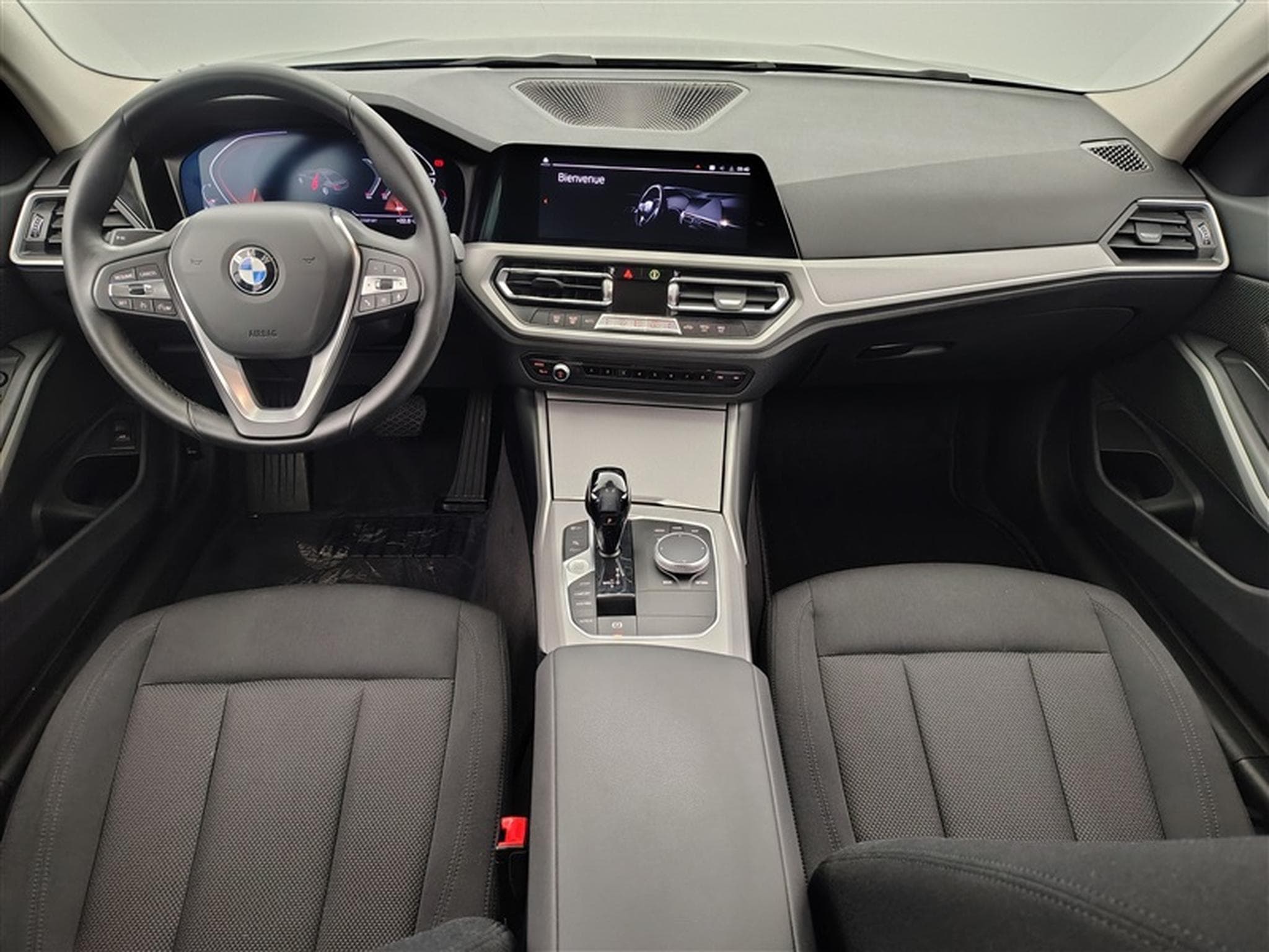 BMW 318 318iA Business Line NAVI/FULL LED/JA16/PDC (2021) - Photo 7