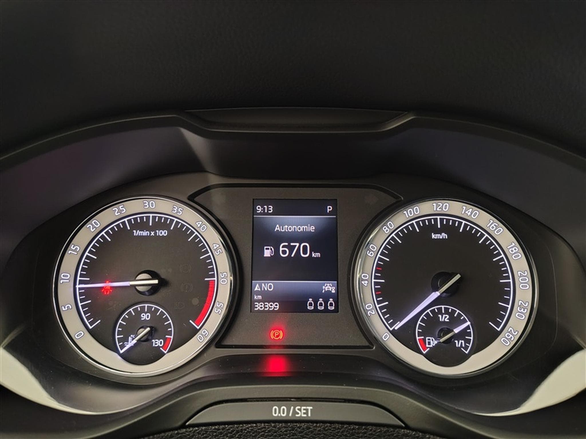 Skoda Karoq 2.0 CR TDi Clever DSG NAVI / CUIR / FULL LED (2023) - Photo 10