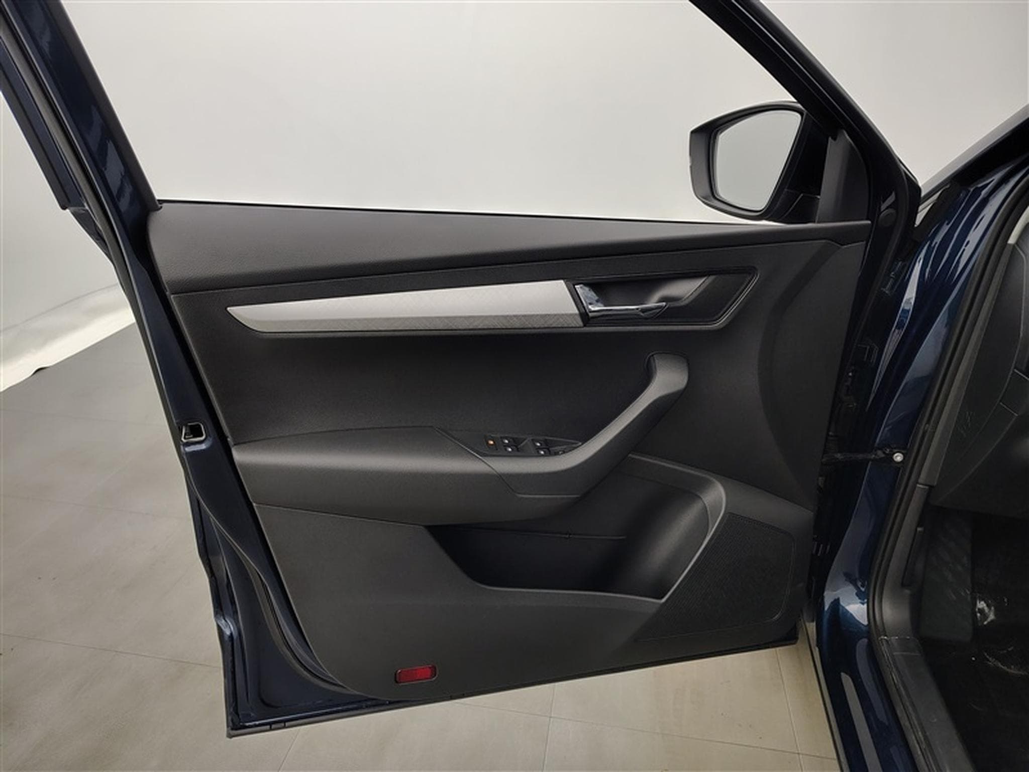 Skoda Karoq 2.0 CR TDi Clever DSG NAVI / CUIR / FULL LED (2023) - Photo 17
