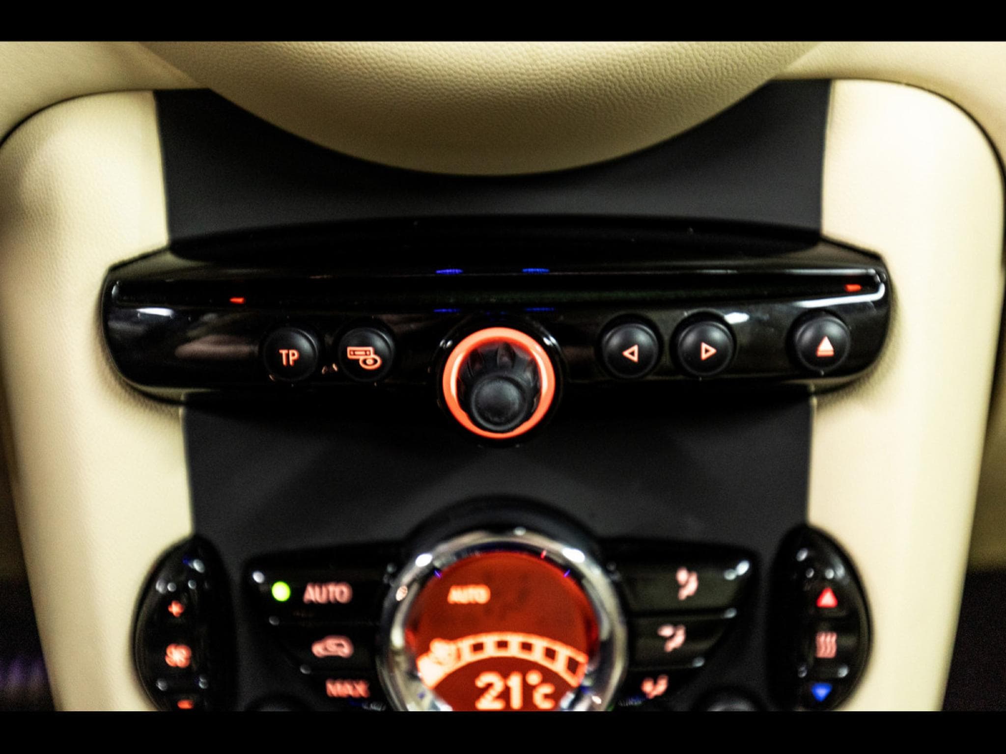 Mini Cooper S (R56) 3 PORTES AUTO GOODWOOD EDITION - 1 OF 1000 - BLACK D (2012) - Foto 22