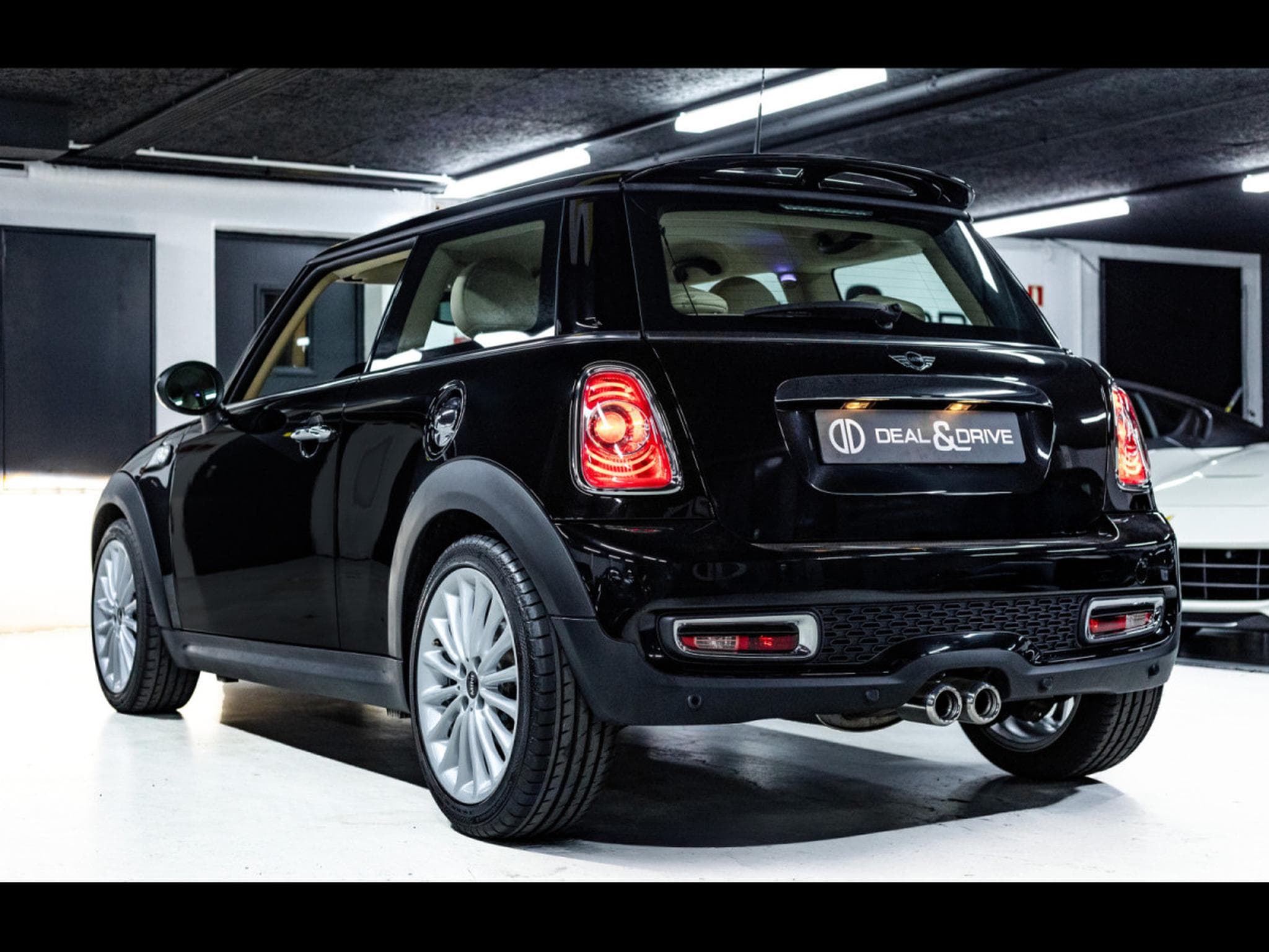 Mini Cooper S (R56) 3 PORTES AUTO GOODWOOD EDITION - 1 OF 1000 - BLACK D (2012) - Foto 3