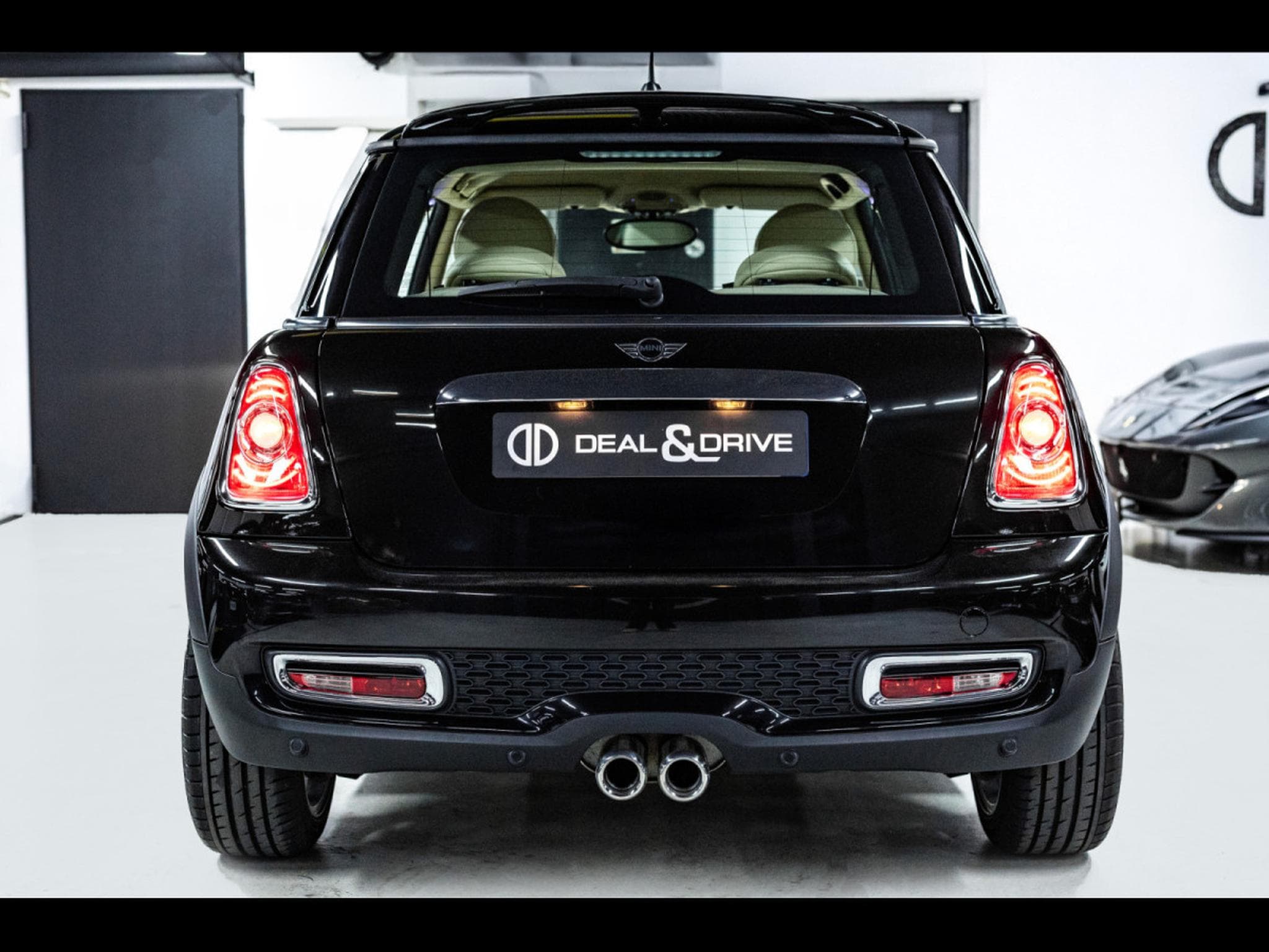 Mini Cooper S (R56) 3 PORTES AUTO GOODWOOD EDITION - 1 OF 1000 - BLACK D (2012) - Foto 4