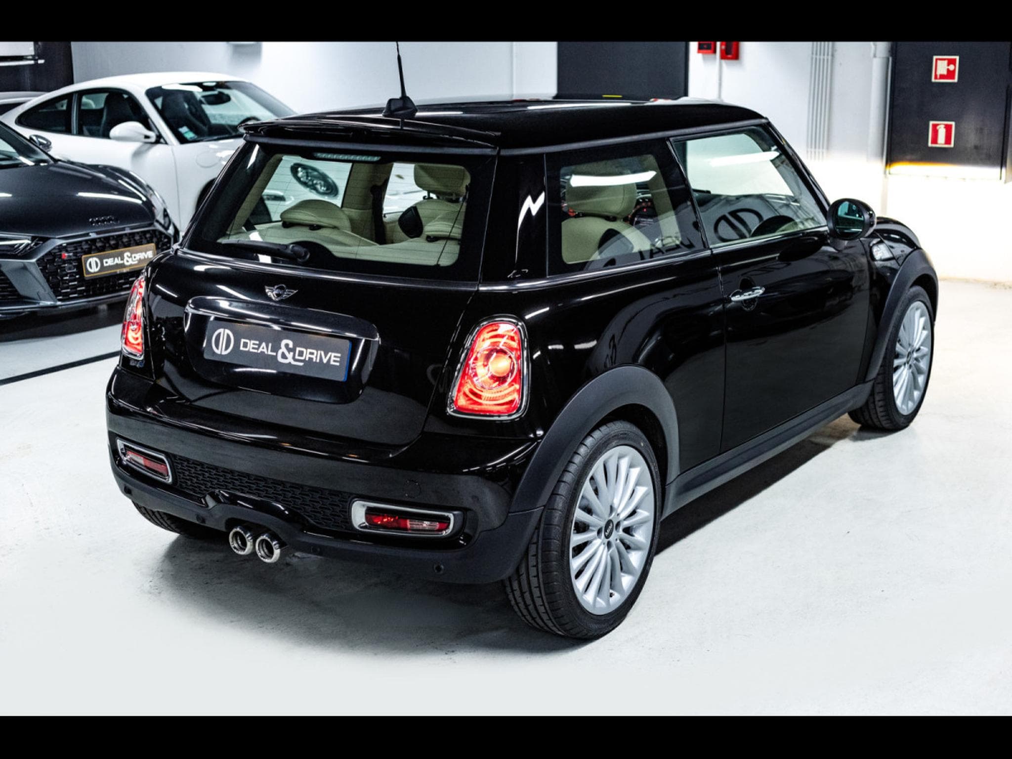 Mini Cooper S (R56) 3 PORTES AUTO GOODWOOD EDITION - 1 OF 1000 - BLACK D (2012) - Foto 5