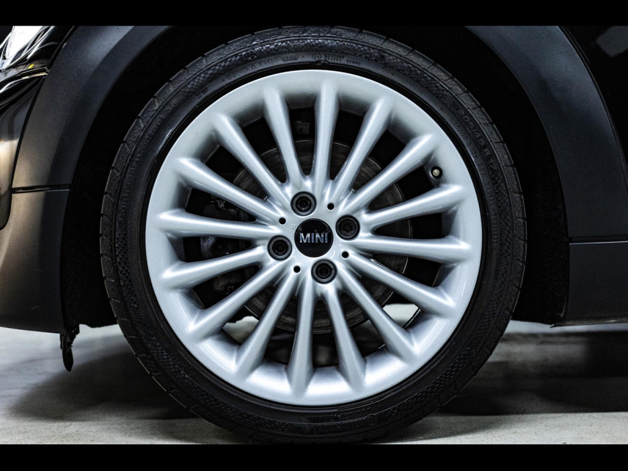 Mini Cooper S (R56) 3 PORTES AUTO GOODWOOD EDITION - 1 OF 1000 - BLACK D (2012) - Foto 7