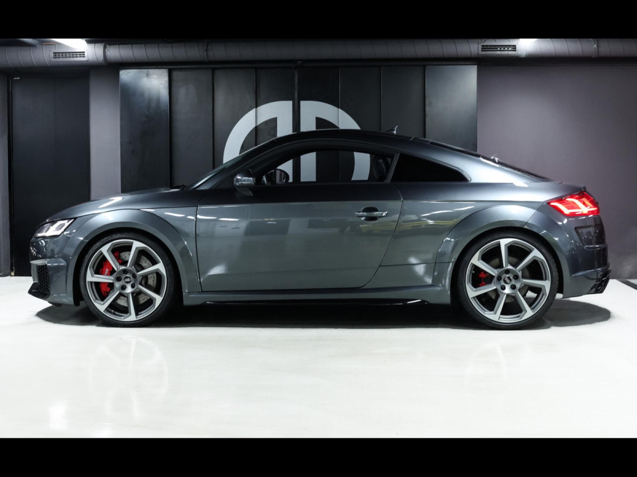 Audi TTRS COUPE 2.5 TFSI QUATTRO S-TRONIC - DAYTONA GREY (2022) - Photo 2