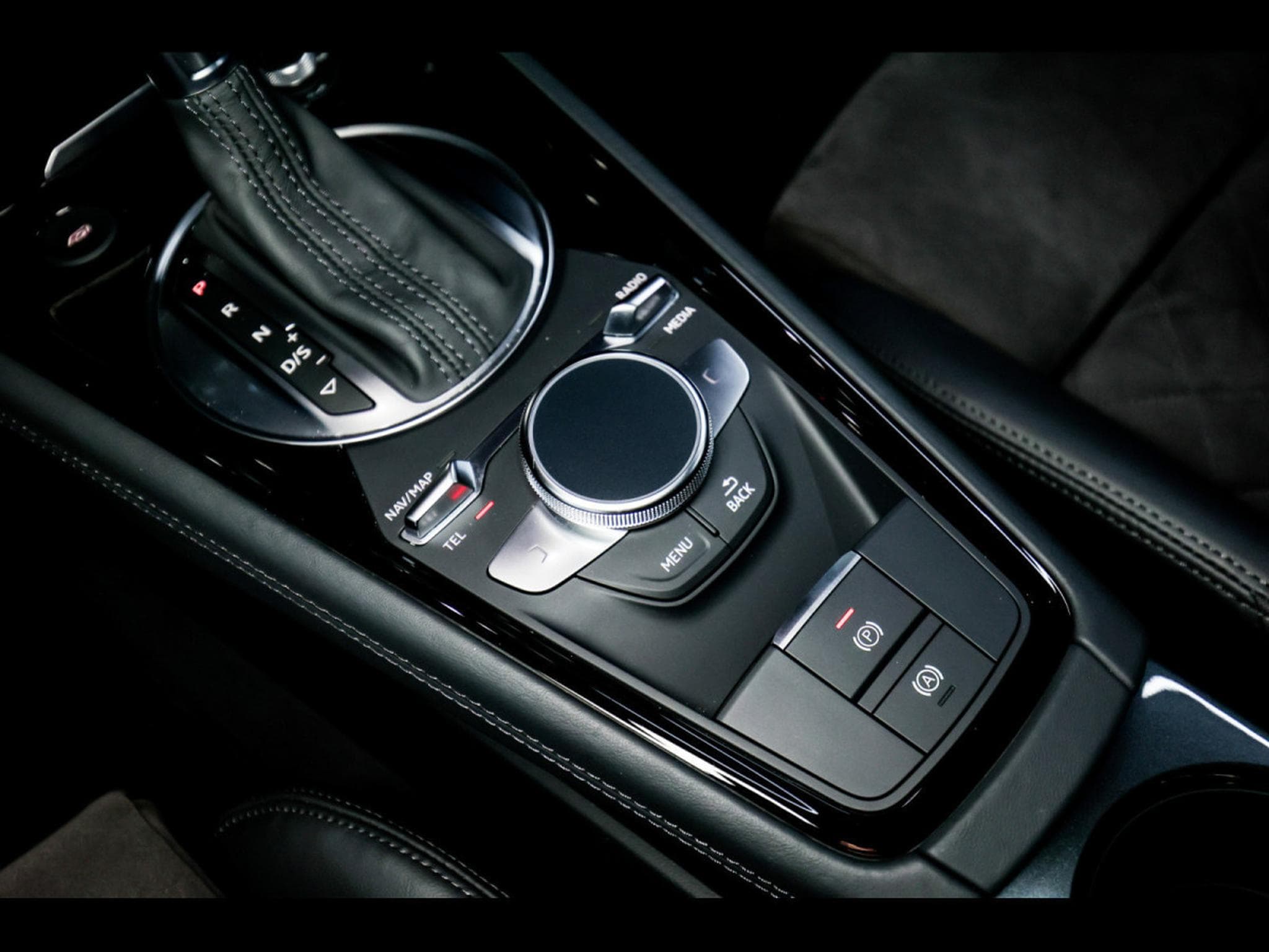 Audi TTRS COUPE 2.5 TFSI QUATTRO S-TRONIC - DAYTONA GREY (2022) - Photo 22