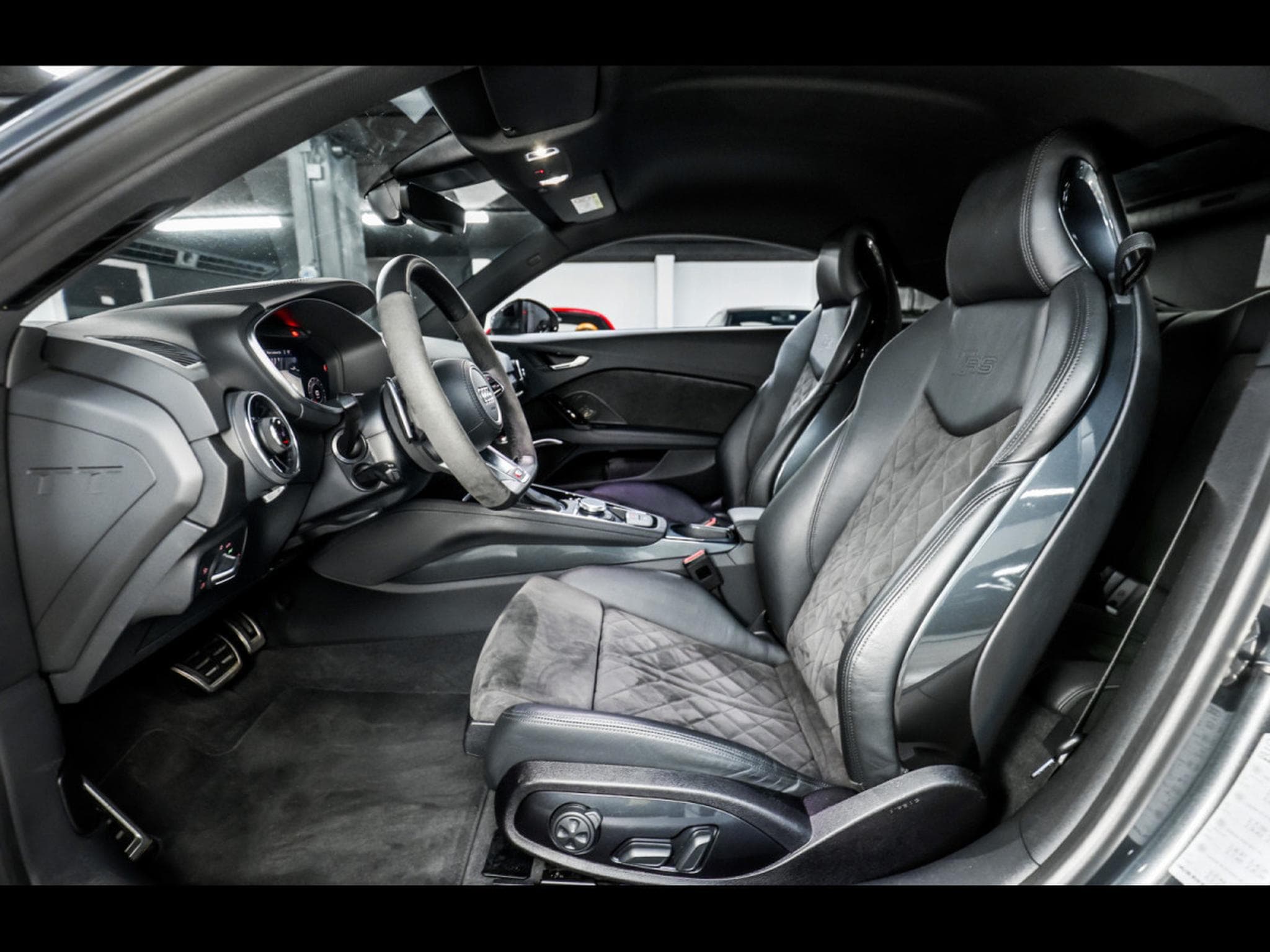 Audi TTRS COUPE 2.5 TFSI QUATTRO S-TRONIC - DAYTONA GREY (2022) - Photo 9