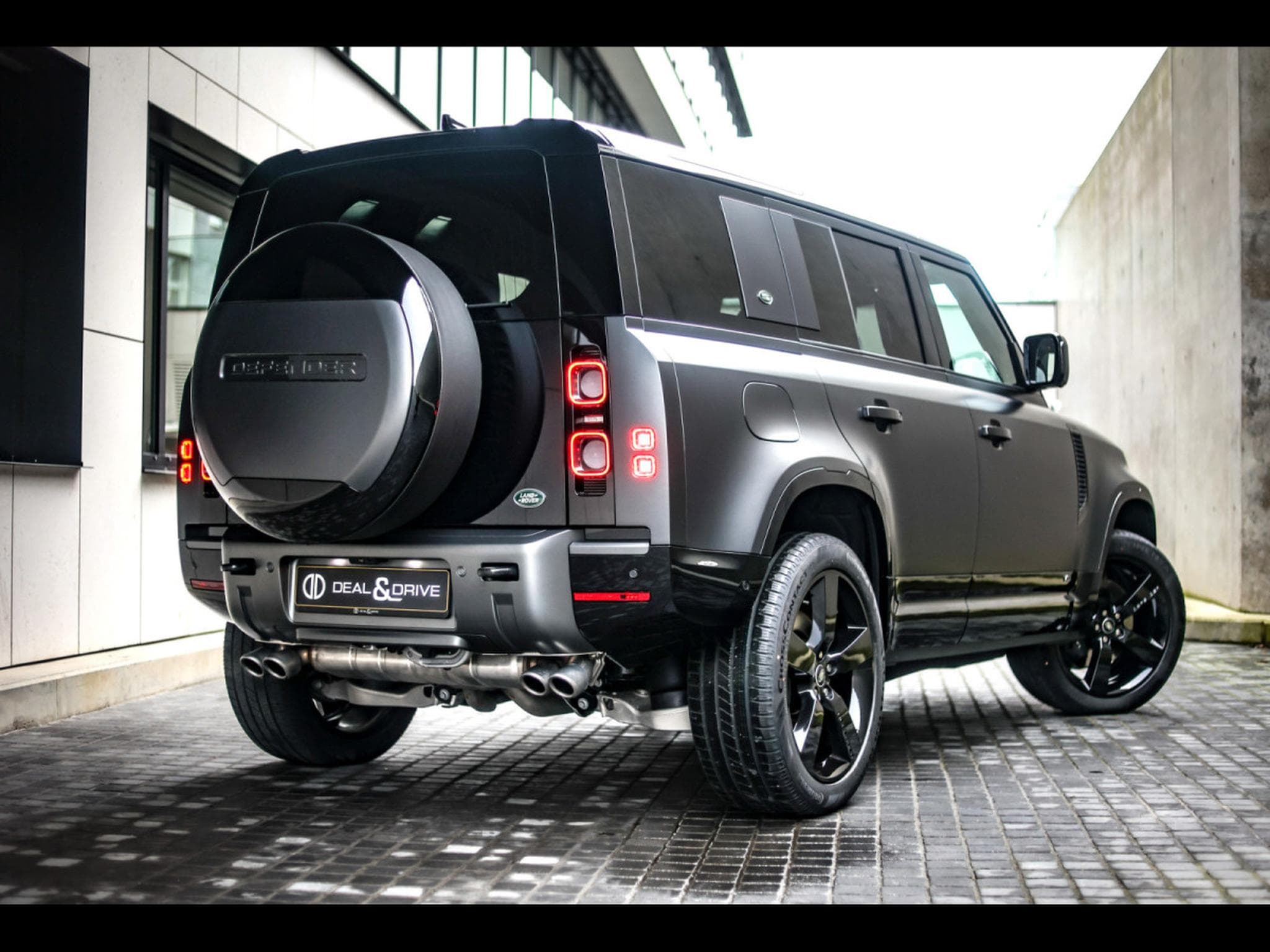 Land-Rover Defender 110 P525 5.0 V8 AWD CARPATHIAN EDITION - CARPATHIAN GREY (2022) - Foto 3