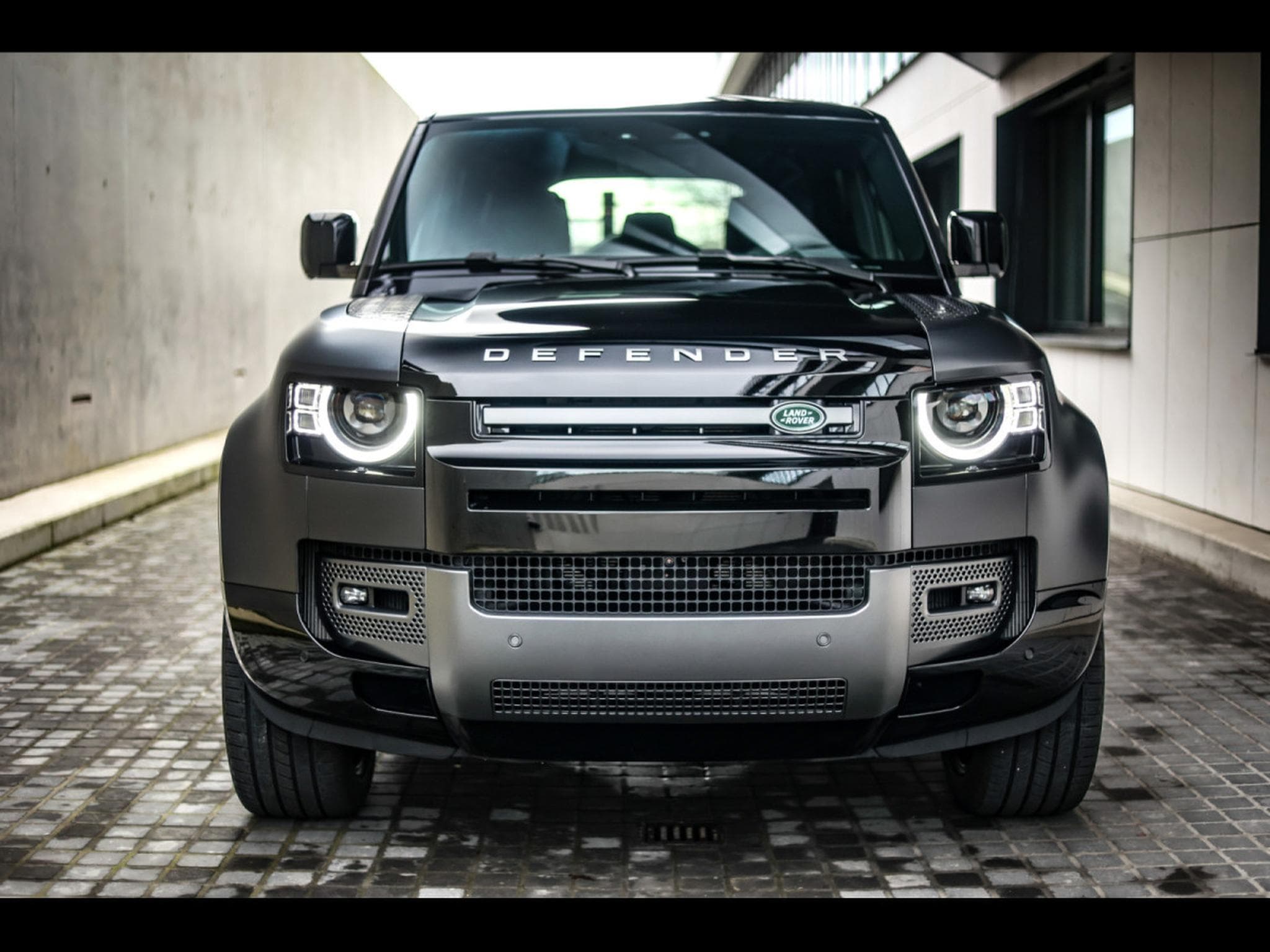 Land-Rover Defender 110 P525 5.0 V8 AWD CARPATHIAN EDITION - CARPATHIAN GREY (2022) - Foto 4