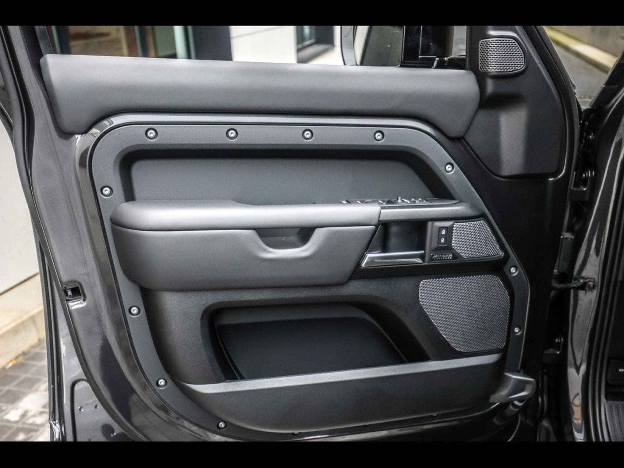 Land-Rover Defender 110 P525 5.0 V8 AWD CARPATHIAN EDITION - CARPATHIAN GREY (2022) - Foto 8