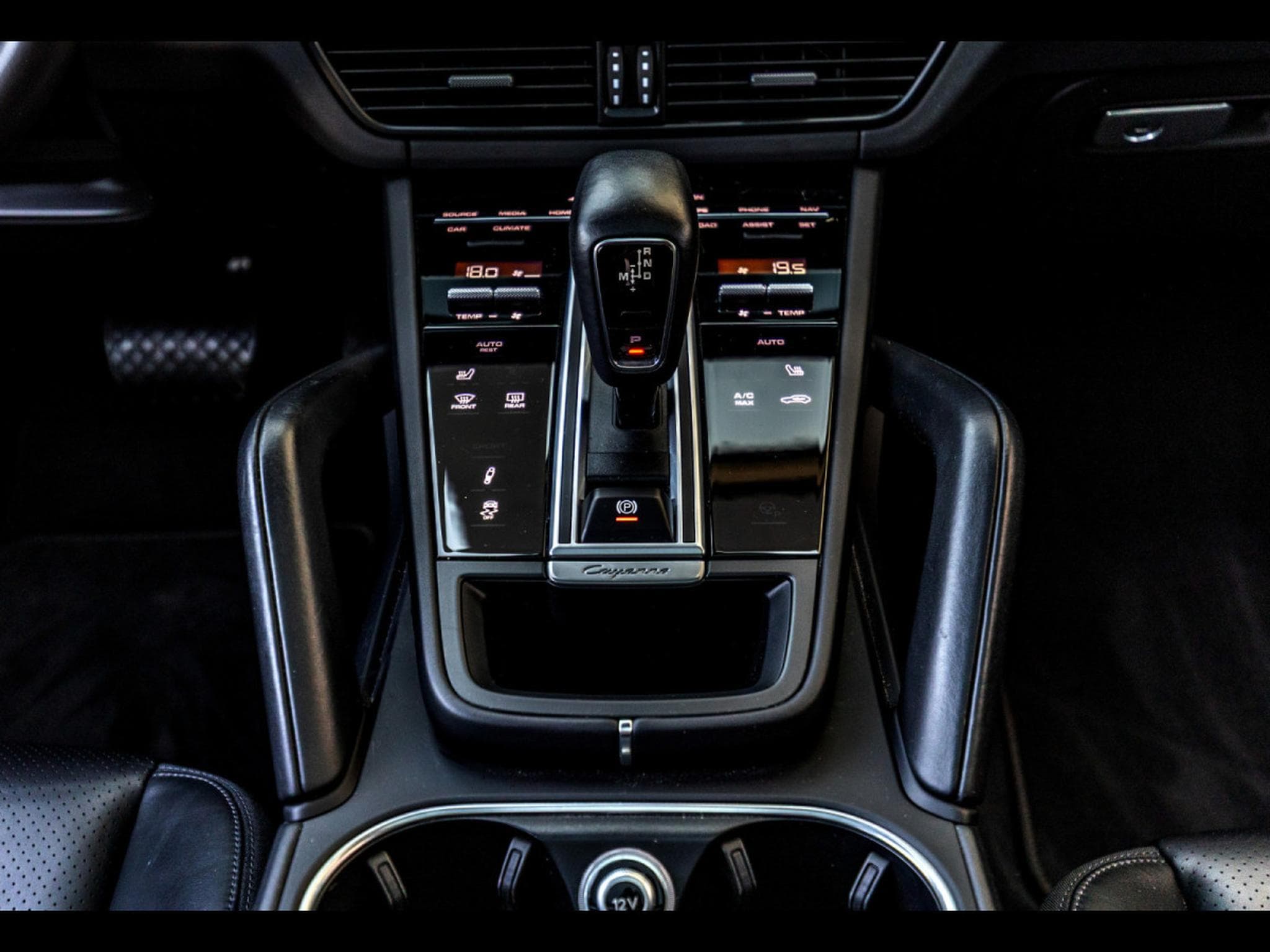 Porsche Cayenne COUPE 3.0 TIPTRONIC - QUARZITGRAU METALLIC (2022) - Photo 19