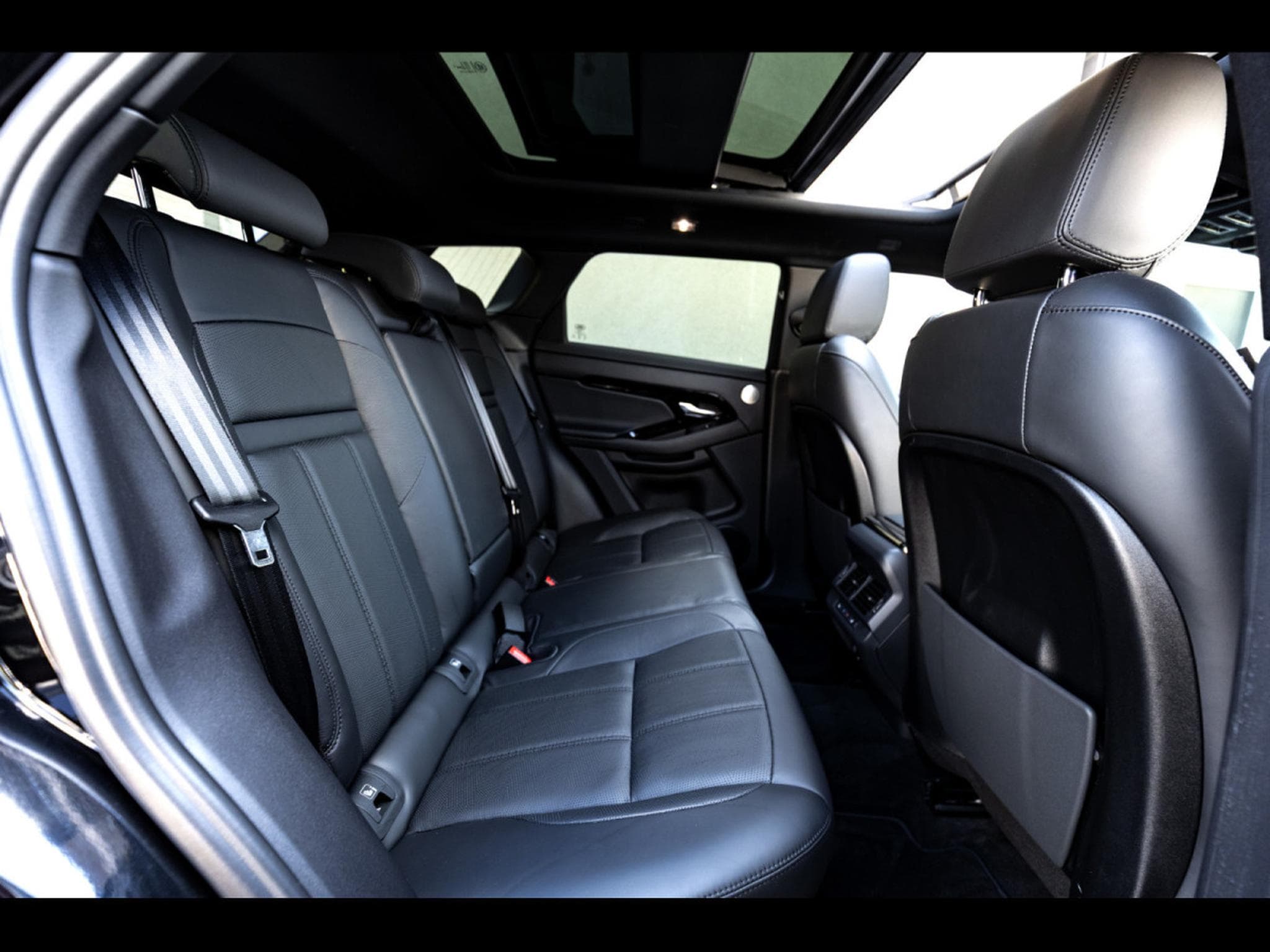Land-Rover Range Rover Evoque D200 MHEV HSE AWD - PACK BLACK (2024) - Foto 21