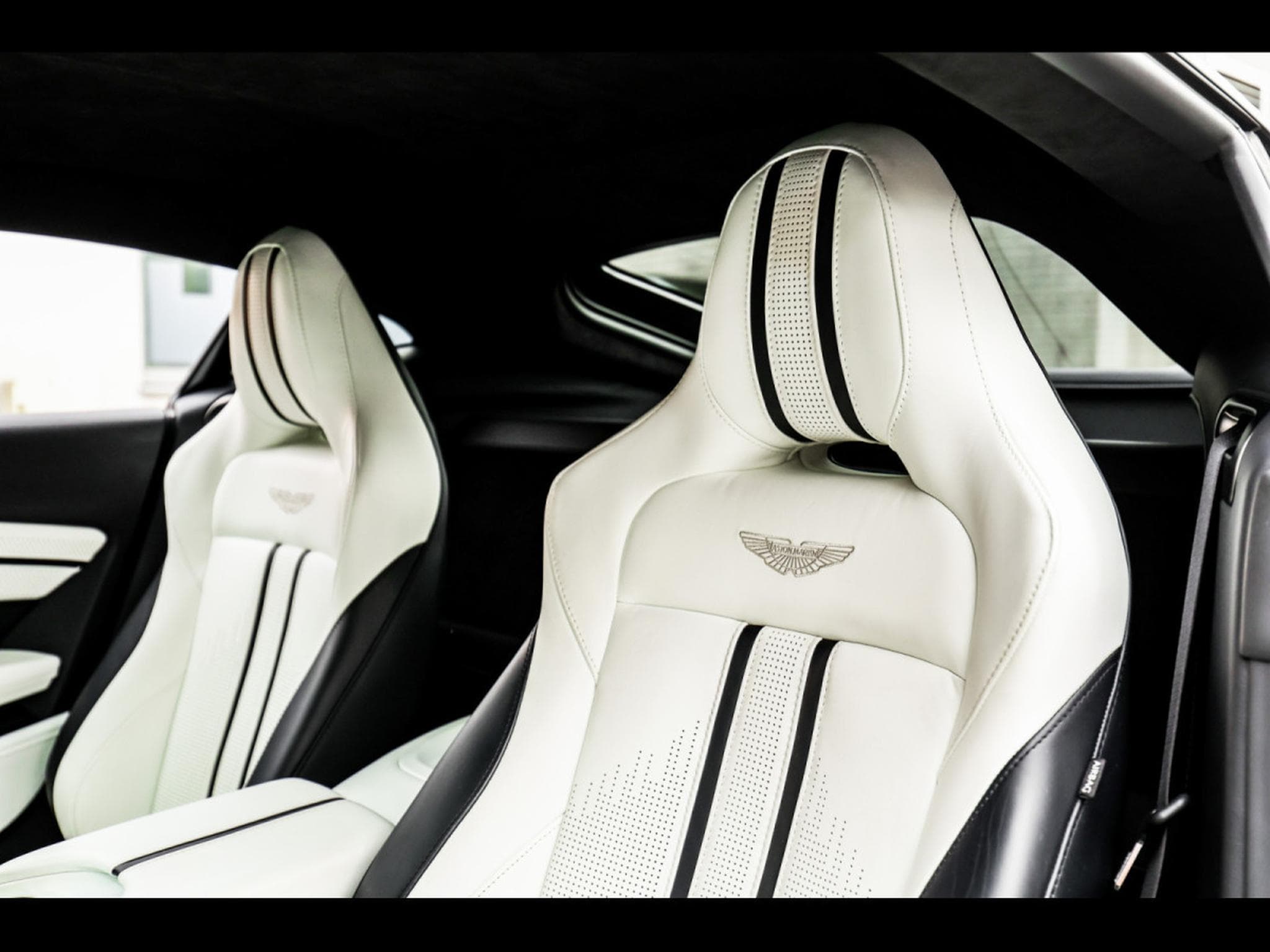 Aston-Martin V8 Vantage COUPE - FULL XPEL (2022) - Foto 11