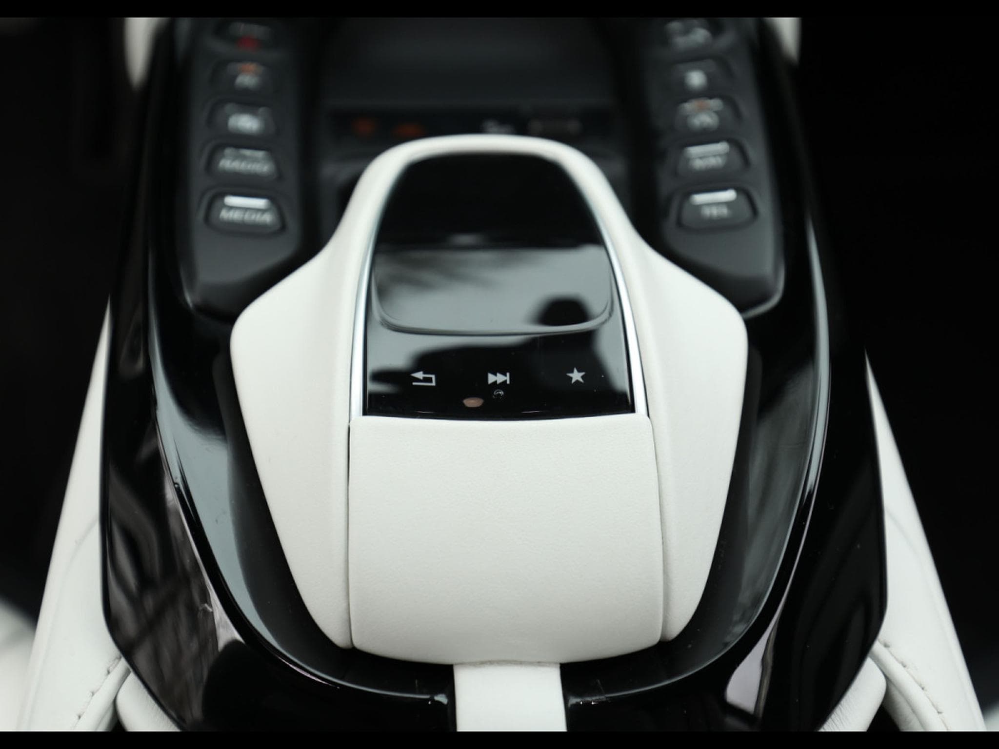 Aston-Martin V8 Vantage COUPE - FULL XPEL (2022) - Foto 14